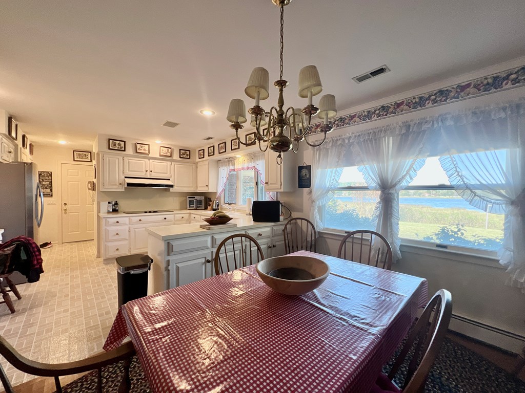 Onancock, Virginia, 23417, United States, 2 Bedrooms Bedrooms, ,2 BathroomsBathrooms,Residential,For Sale,1971701