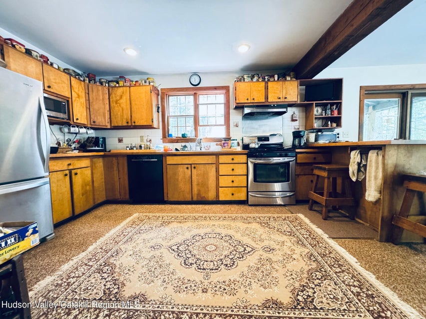 Saugerties, New York, 12477, United States, 5 Bedrooms Bedrooms, ,3 BathroomsBathrooms,Residential,For Sale,1984014