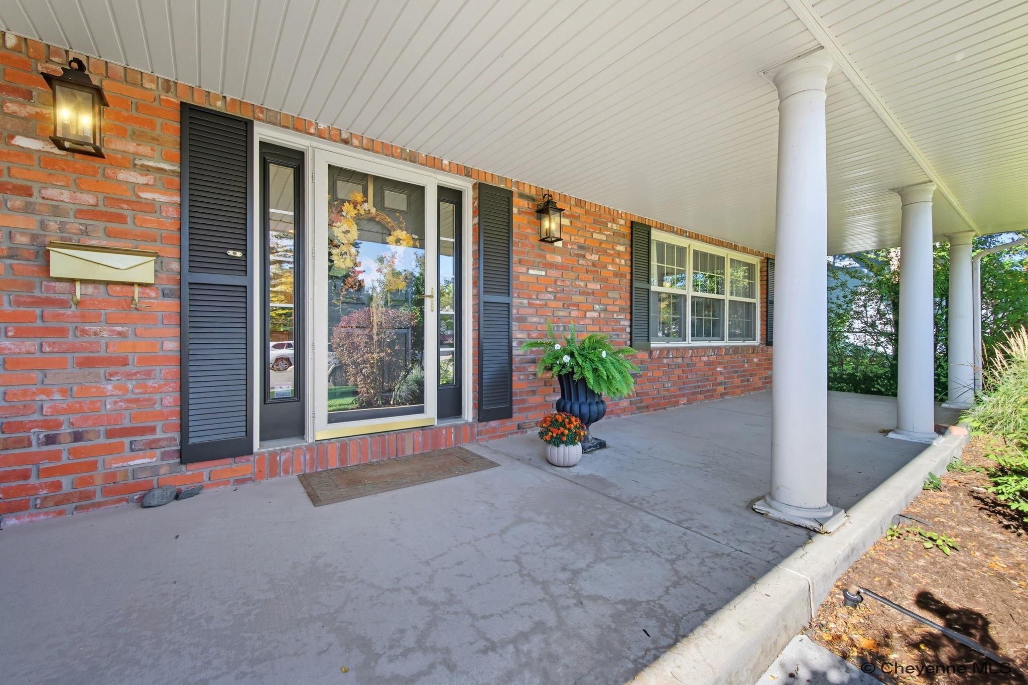 Cheyenne, Wyoming, 82001, United States, 5 Bedrooms Bedrooms, ,4 BathroomsBathrooms,Residential,For Sale,1992954