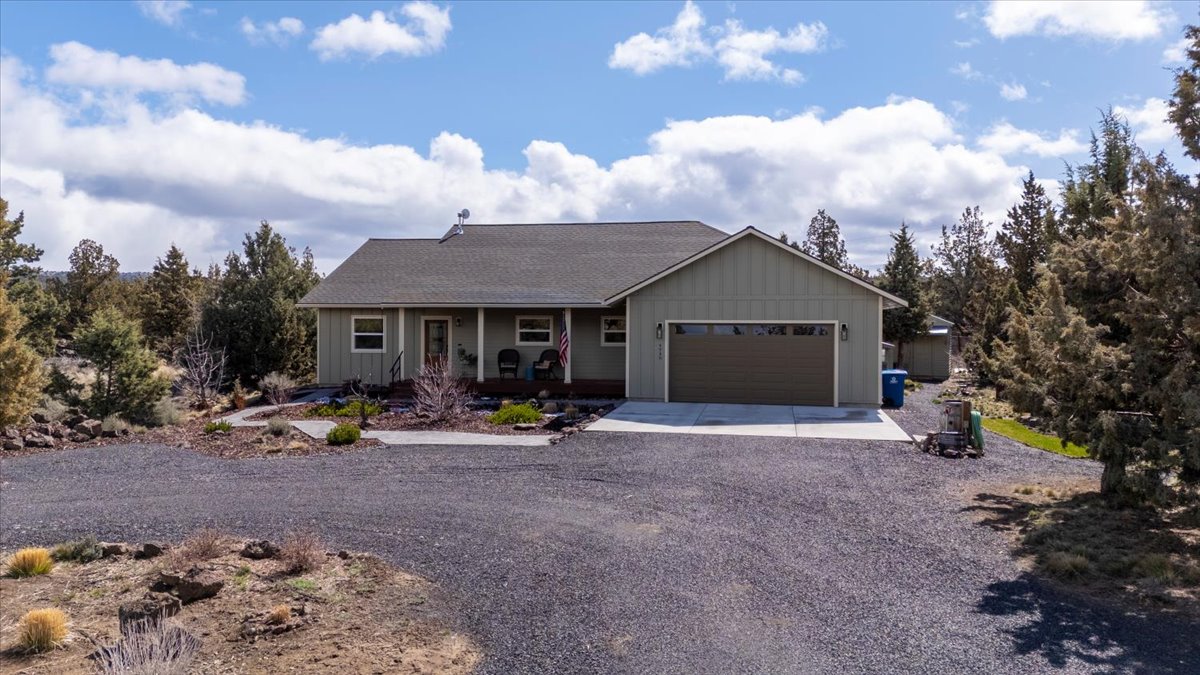 Prineville, Oregon, 97754, United States, 3 Bedrooms Bedrooms, ,2 BathroomsBathrooms,Residential,For Sale,1721299