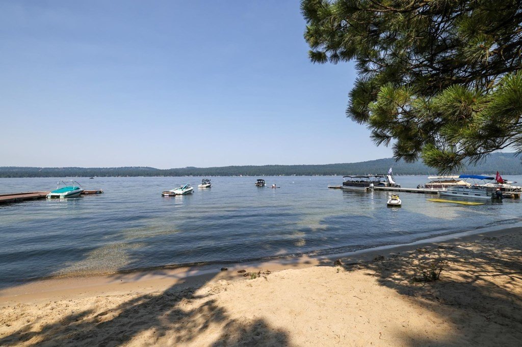 McCall, Idaho, 83638, United States, 4 Bedrooms Bedrooms, ,2 BathroomsBathrooms,Residential,For Sale,1825248
