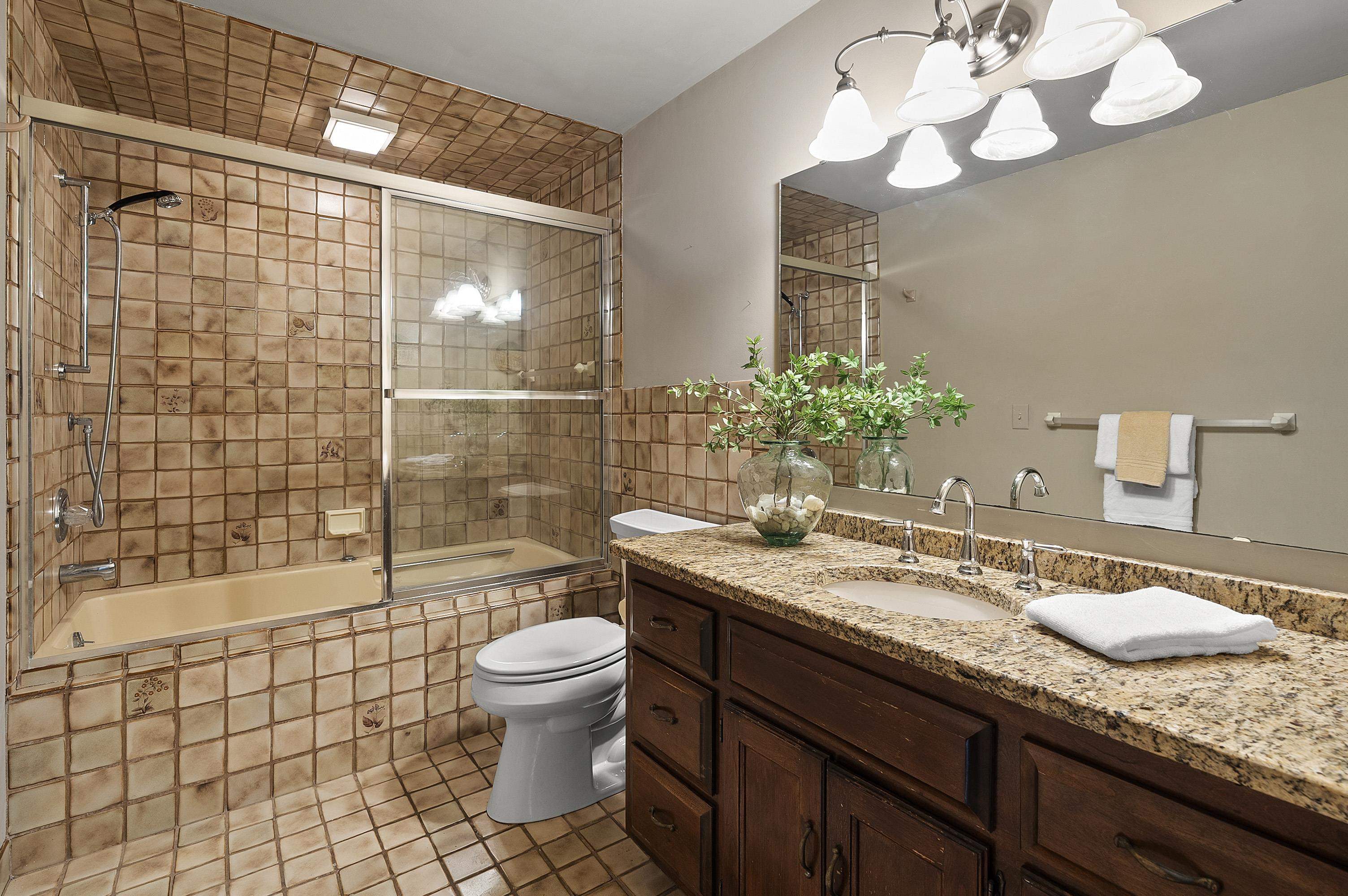LUXEMBURG, Wisconsin, 54217, United States, 2 Bedrooms Bedrooms, ,2 BathroomsBathrooms,Residential,For Sale,1948944