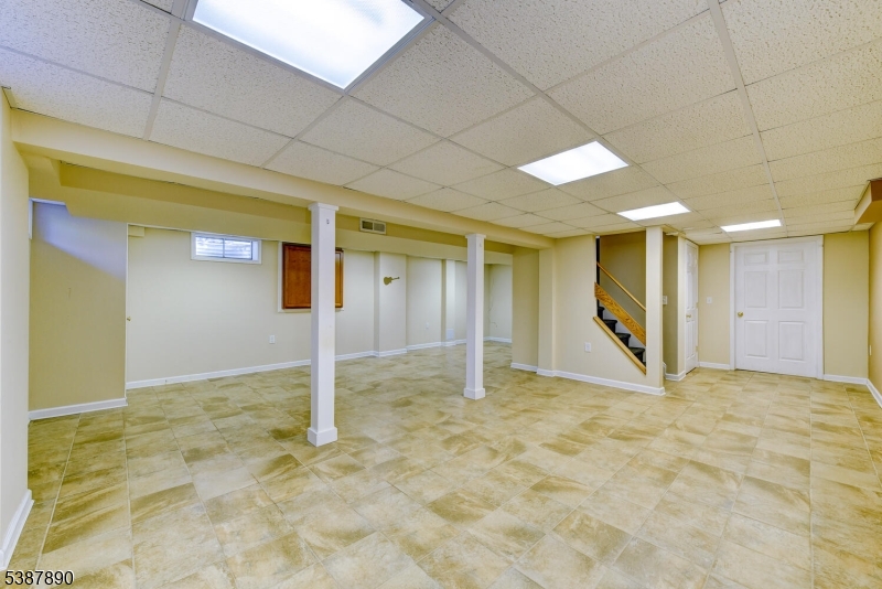 Branchburg Twp., New Jersey, 08876, United States, 4 Bedrooms Bedrooms, ,3 BathroomsBathrooms,Residential,For Sale,1992808