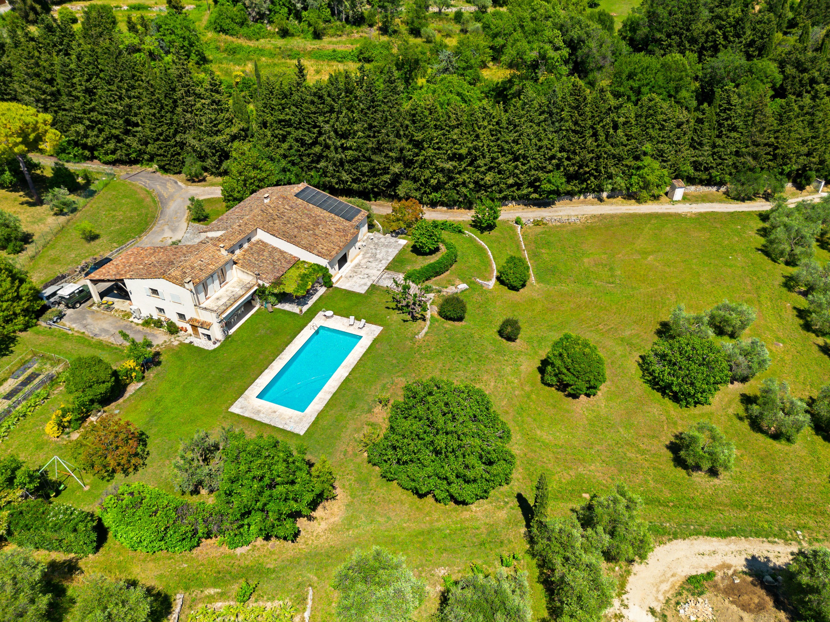  Grasse Saint-Mathieu, private villa with pool, 6 bedrooms and independent apart… - 物件實景