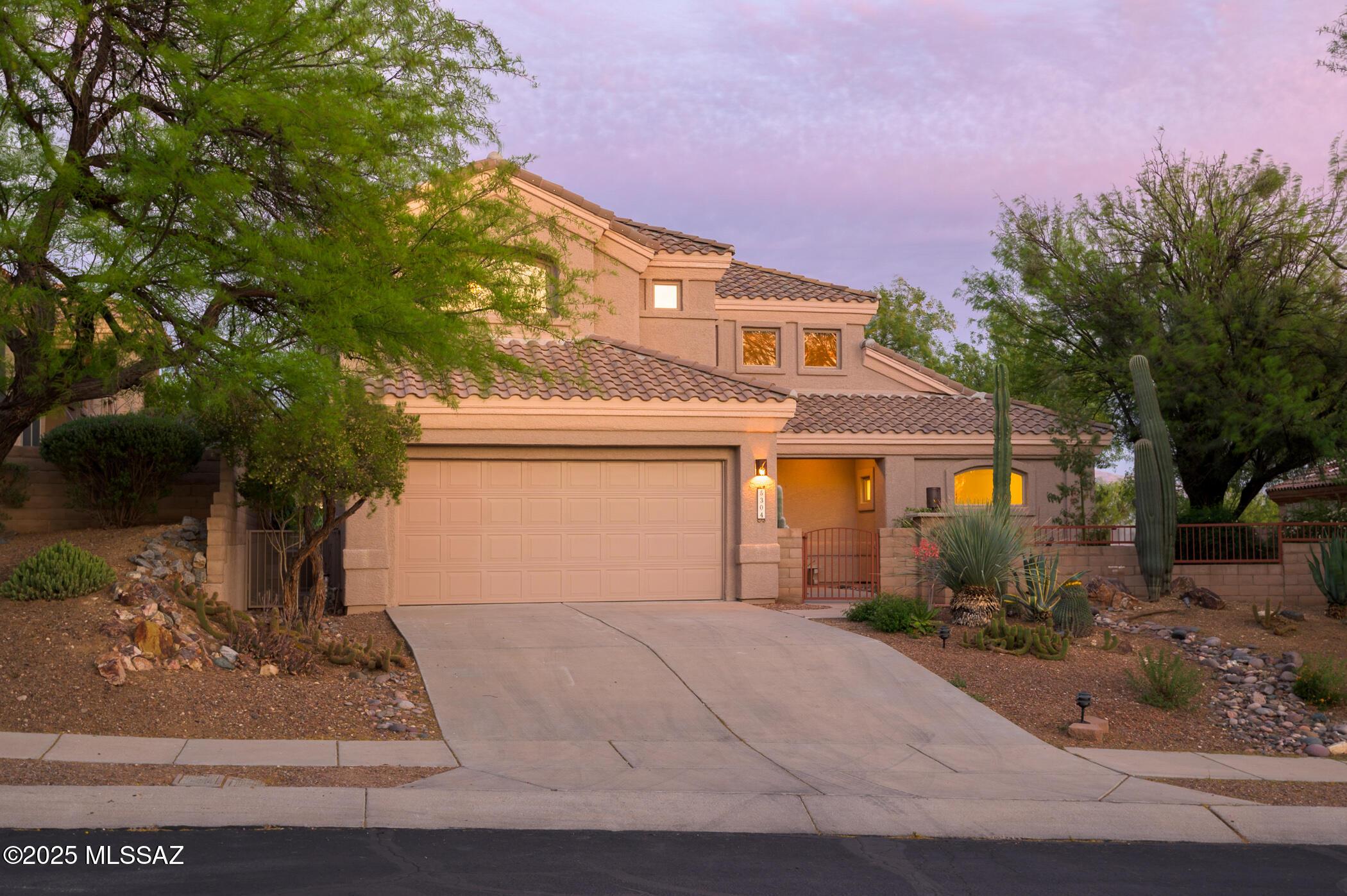 Tucson, Arizona, 85749, United States, 3 Bedrooms Bedrooms, ,3 BathroomsBathrooms,Residential,For Sale,1794562