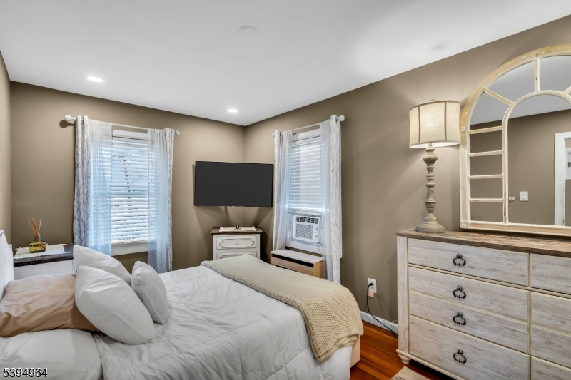 Roselle Park Boro, New Jersey, 07204, United States, 4 Bedrooms Bedrooms, ,1 BathroomBathrooms,Residential,For Sale,1987650