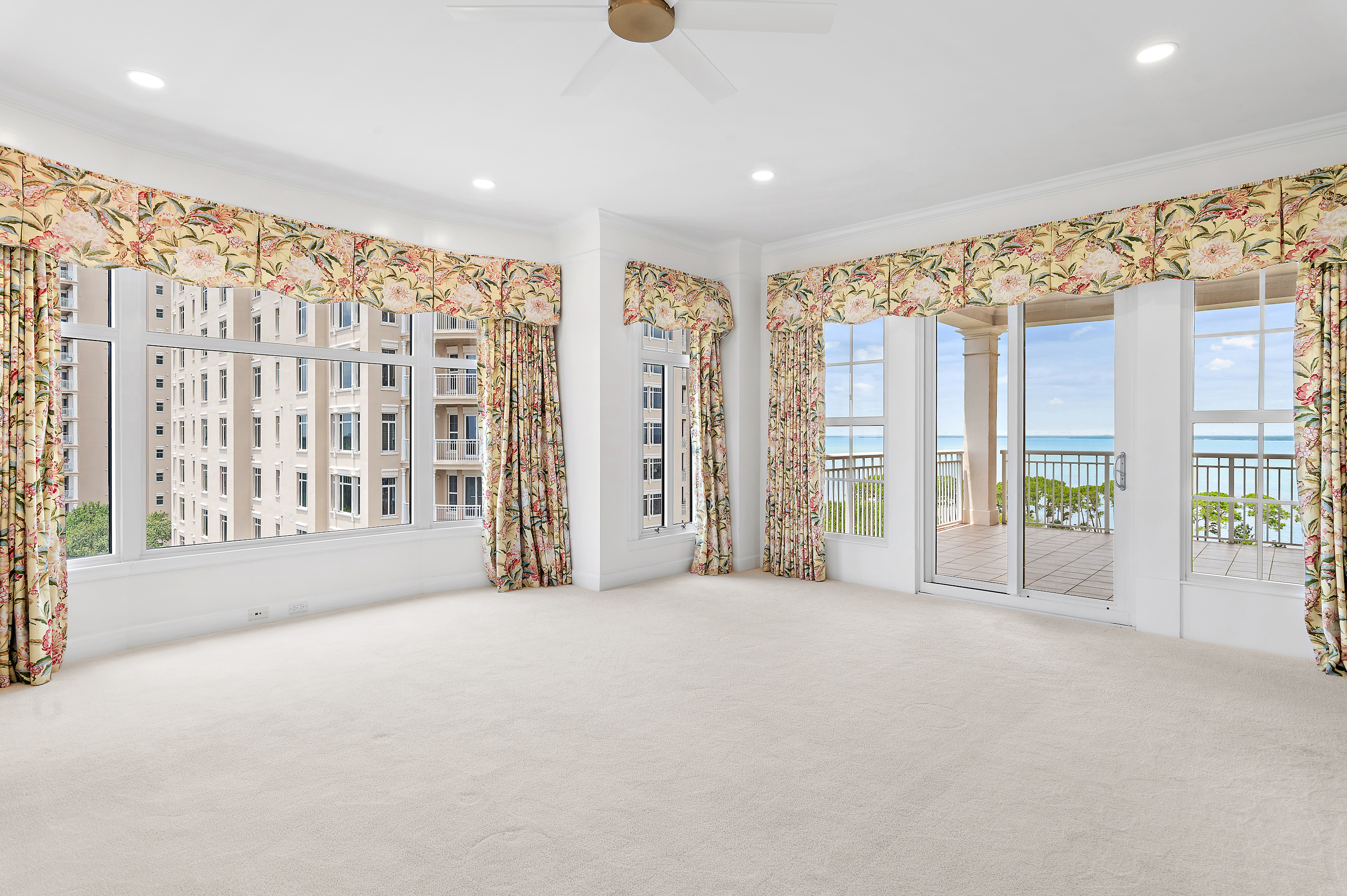  Elevated Living Overlooking The Bay in Destin