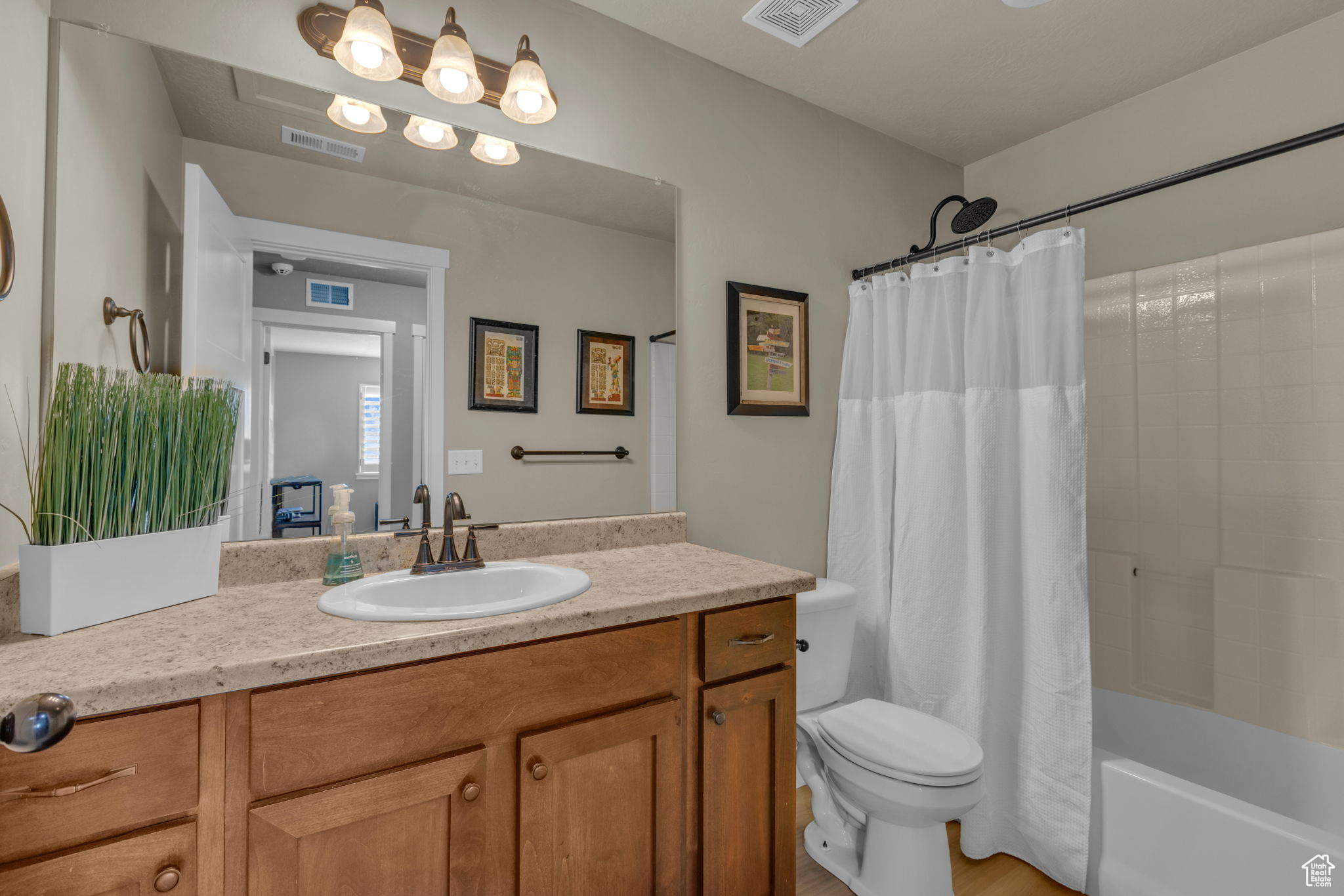 Midvale, Utah, 84047, United States, 4 Bedrooms Bedrooms, ,2 BathroomsBathrooms,Residential,For Sale,1903800