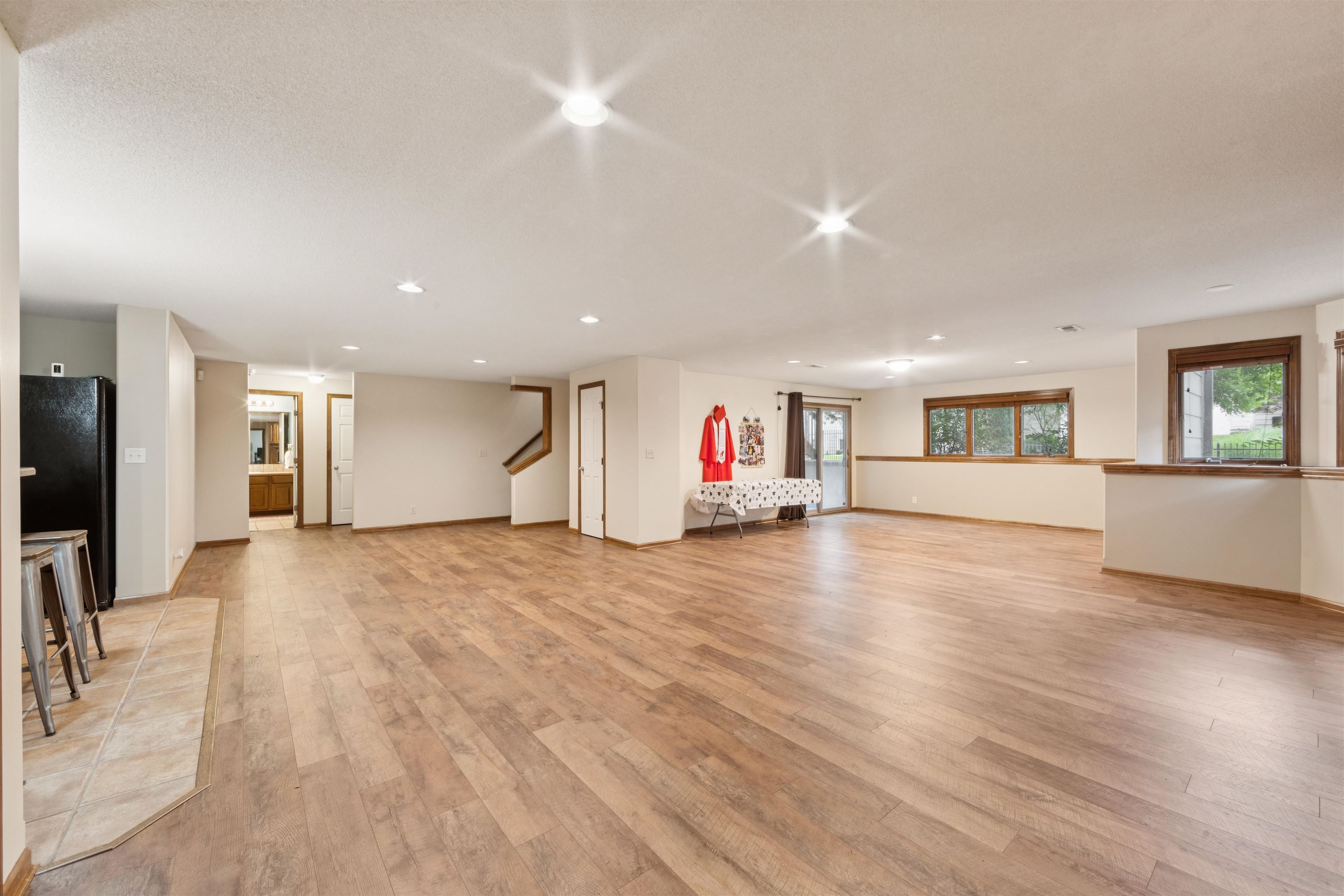 Wichita, Kansas, 67205, United States, 5 Bedrooms Bedrooms, ,3 BathroomsBathrooms,Residential,For Sale,1847235