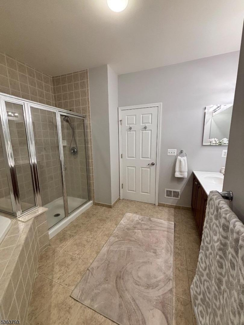 North Haledon Boro, New Jersey, 07508, United States, 4 Bedrooms Bedrooms, ,4 BathroomsBathrooms,Residential,For Sale,1866424