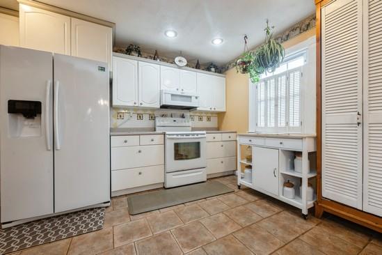 Levittown, New York, 11756, United States, 4 Bedrooms Bedrooms, ,1 BathroomBathrooms,Residential,For Sale,1892723
