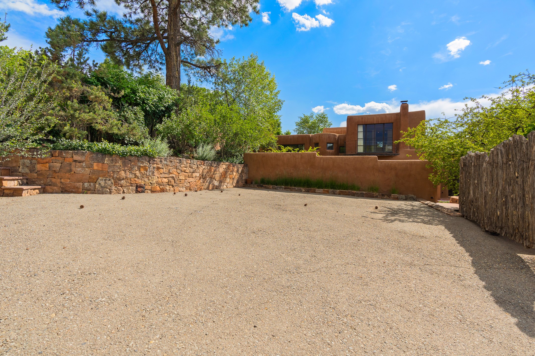  1684 Upper Canyon Rd - 物件實景