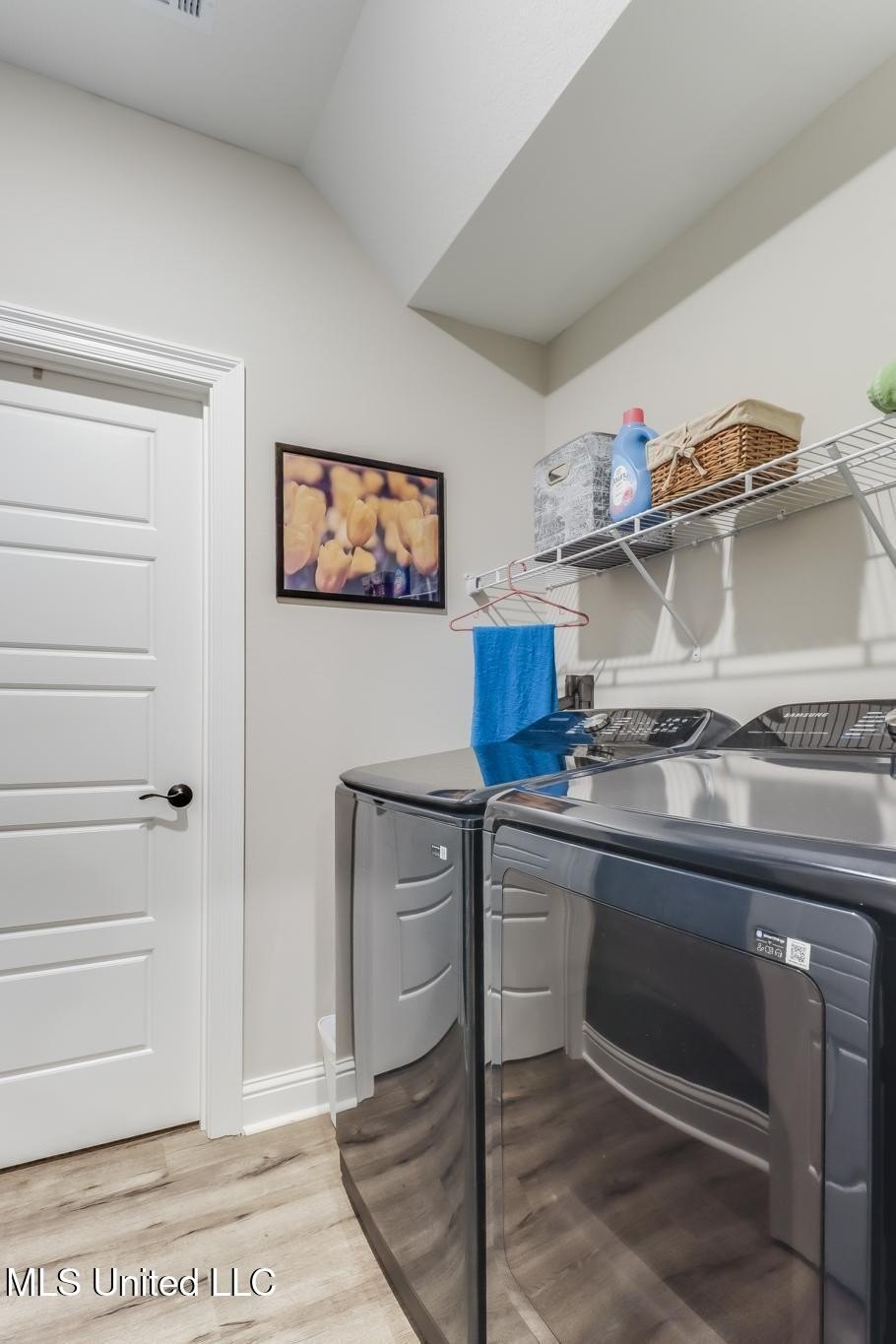 Gulfport, Mississippi, 39503, United States, 5 Bedrooms Bedrooms, ,3 BathroomsBathrooms,Residential,For Sale,2005321