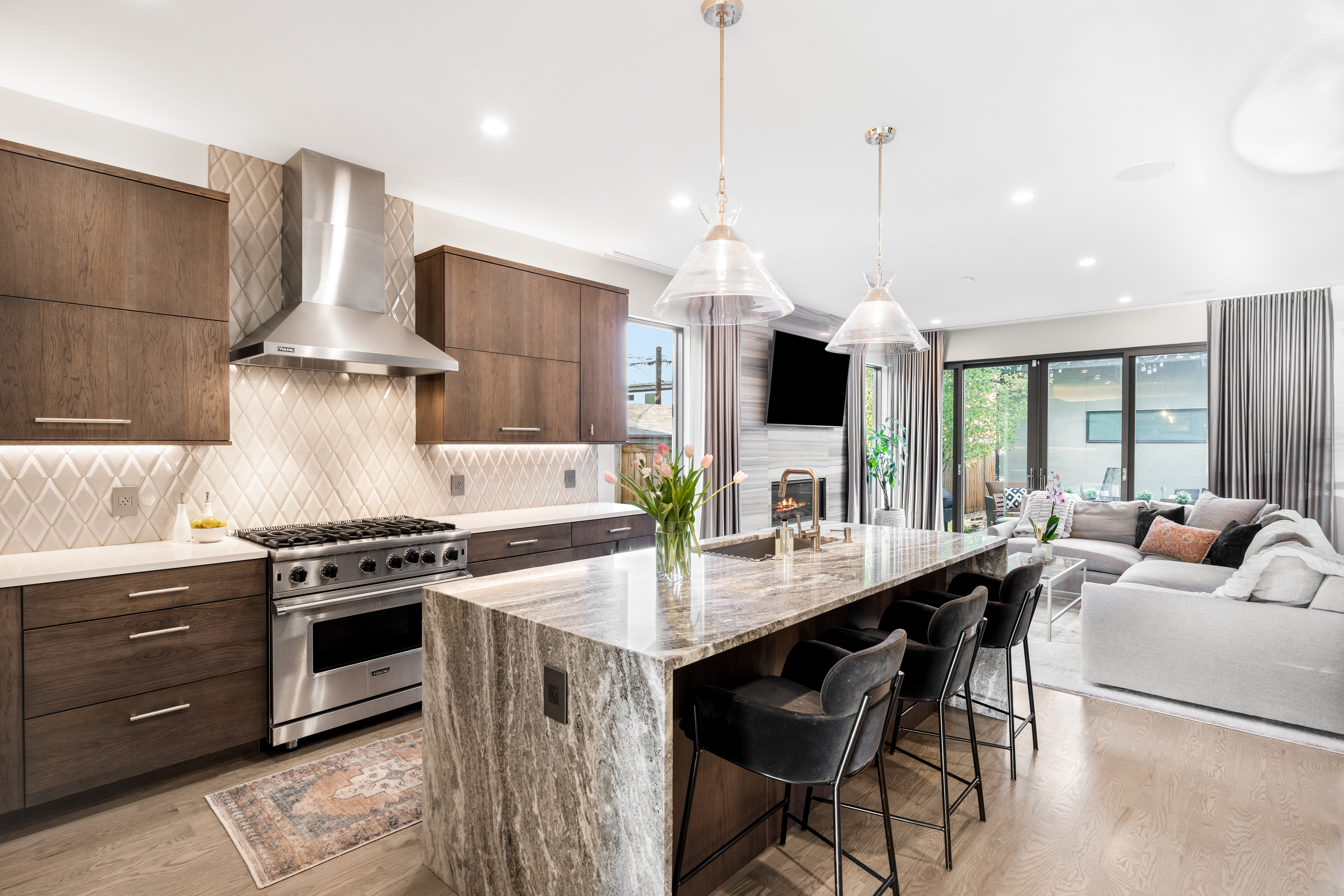  Exceptional Modern 4-Bedroom, 5-Bath Duplex - 物件實景