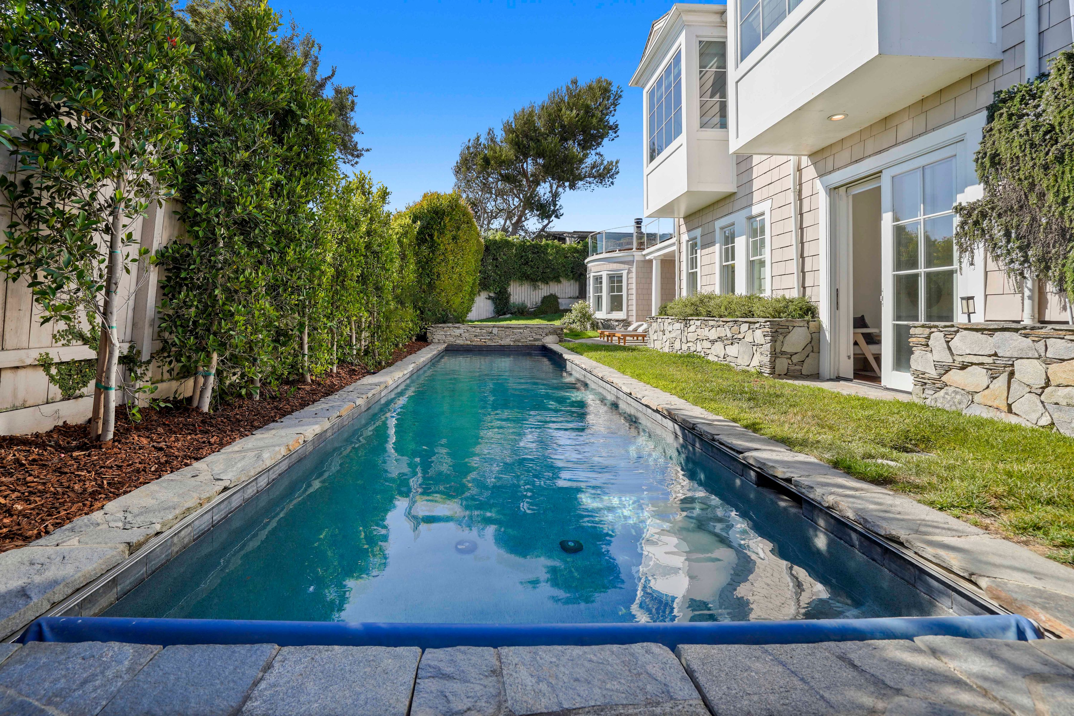  7335 Birdview Avenue - 物件實景