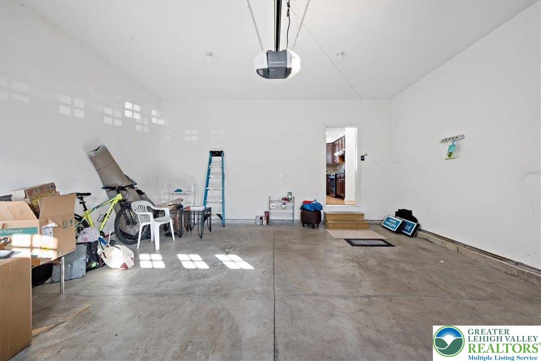 Palmer Twp, Pennsylvania, 18045, United States, 4 Bedrooms Bedrooms, ,3 BathroomsBathrooms,Residential,For Sale,2000563