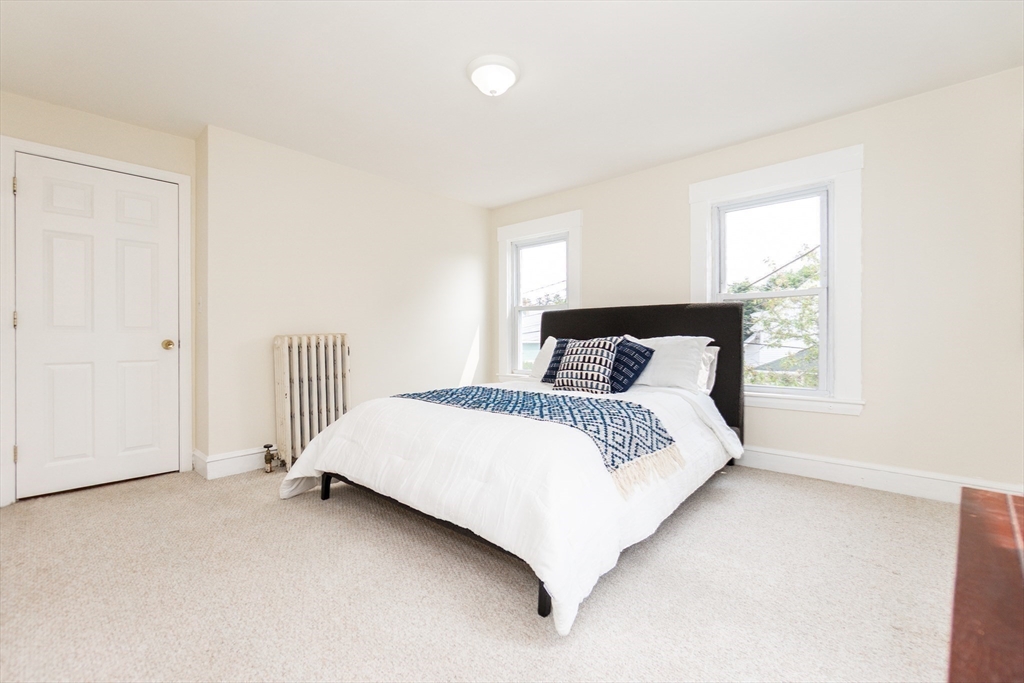 Wakefield, Massachusetts, 01880, United States, 4 Bedrooms Bedrooms, ,2 BathroomsBathrooms,Residential,For Sale,1976836