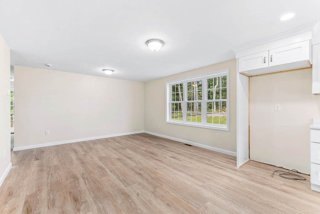 Plymouth, Massachusetts, 02360, United States, 3 Bedrooms Bedrooms, ,2 BathroomsBathrooms,Residential,For Sale,1979879