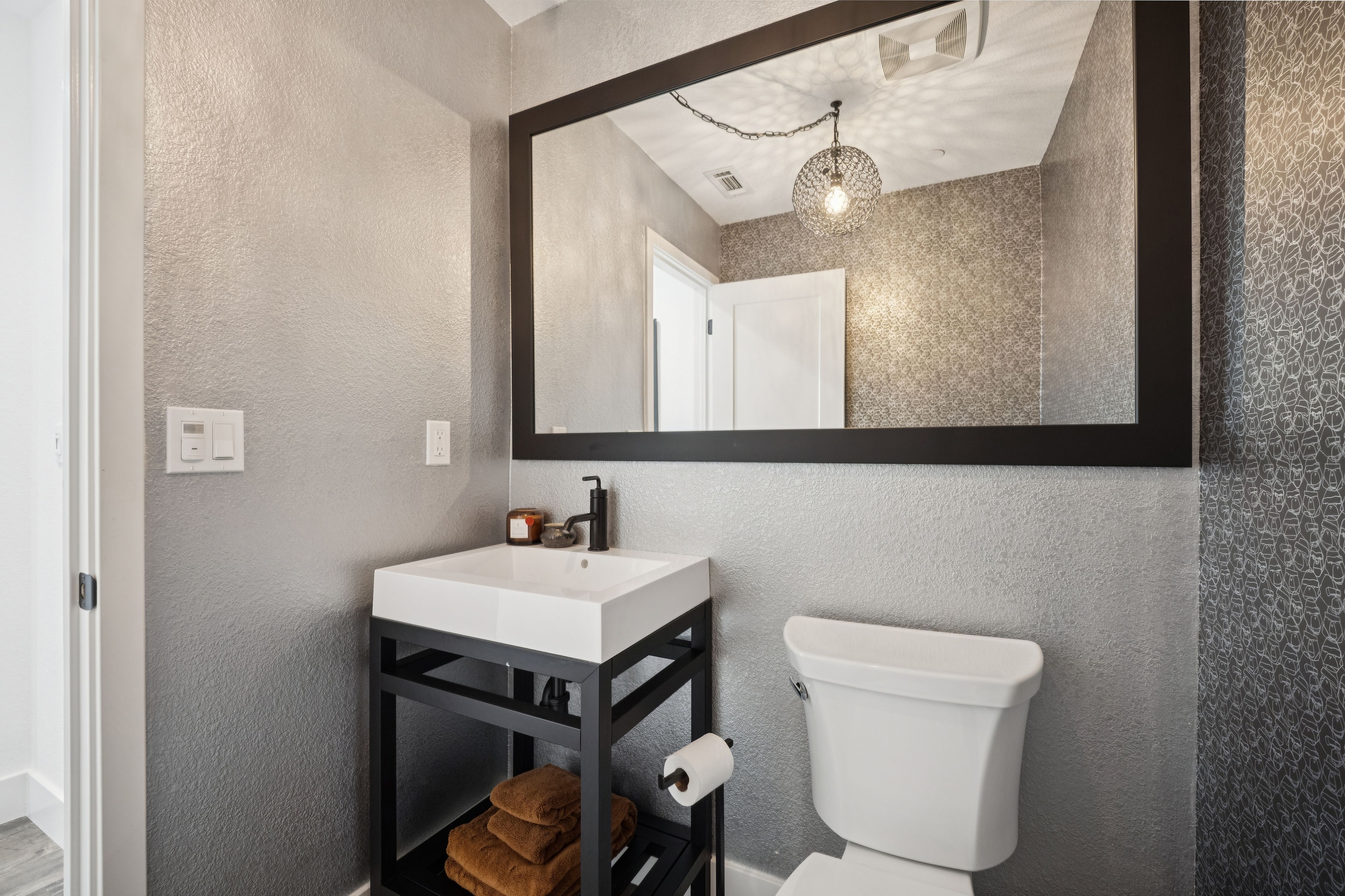  Move-in Ready Luxury Townhome - 物件實景