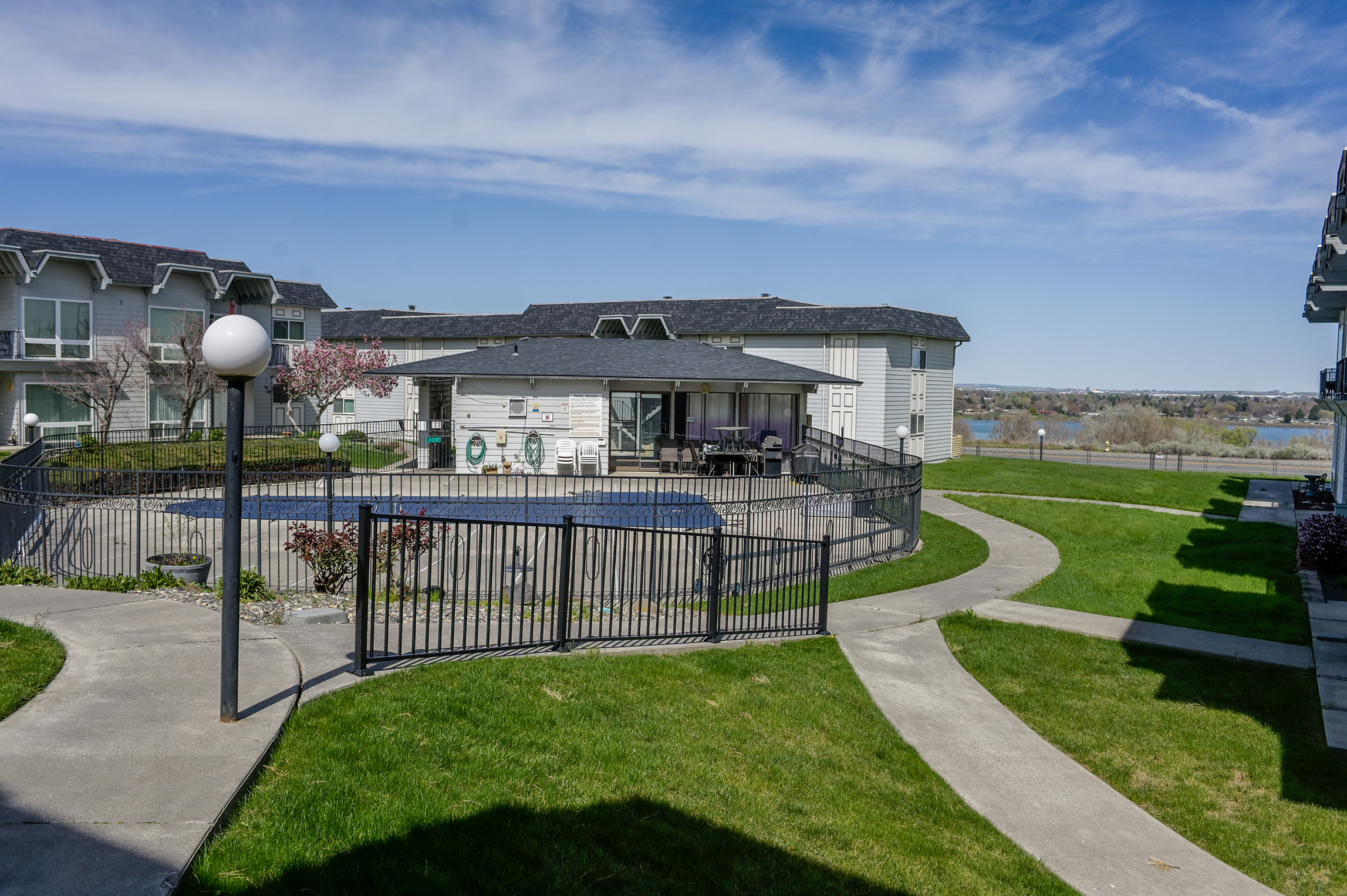  Situated along the Columbia River with breathtaking, one-of-a-kind 180-views - 物件實景