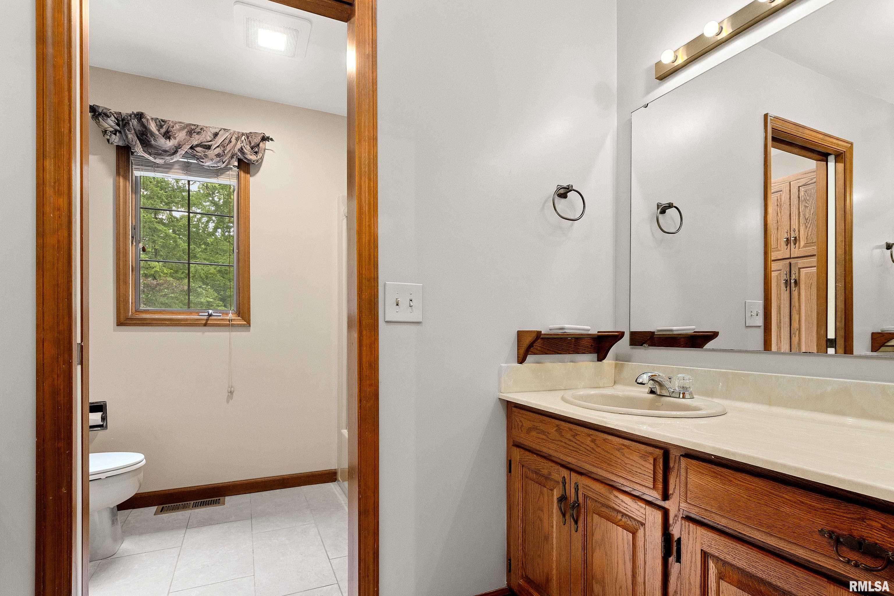 Dunlap, Illinois, 61525, United States, 5 Bedrooms Bedrooms, ,4 BathroomsBathrooms,Residential,For Sale,1942150