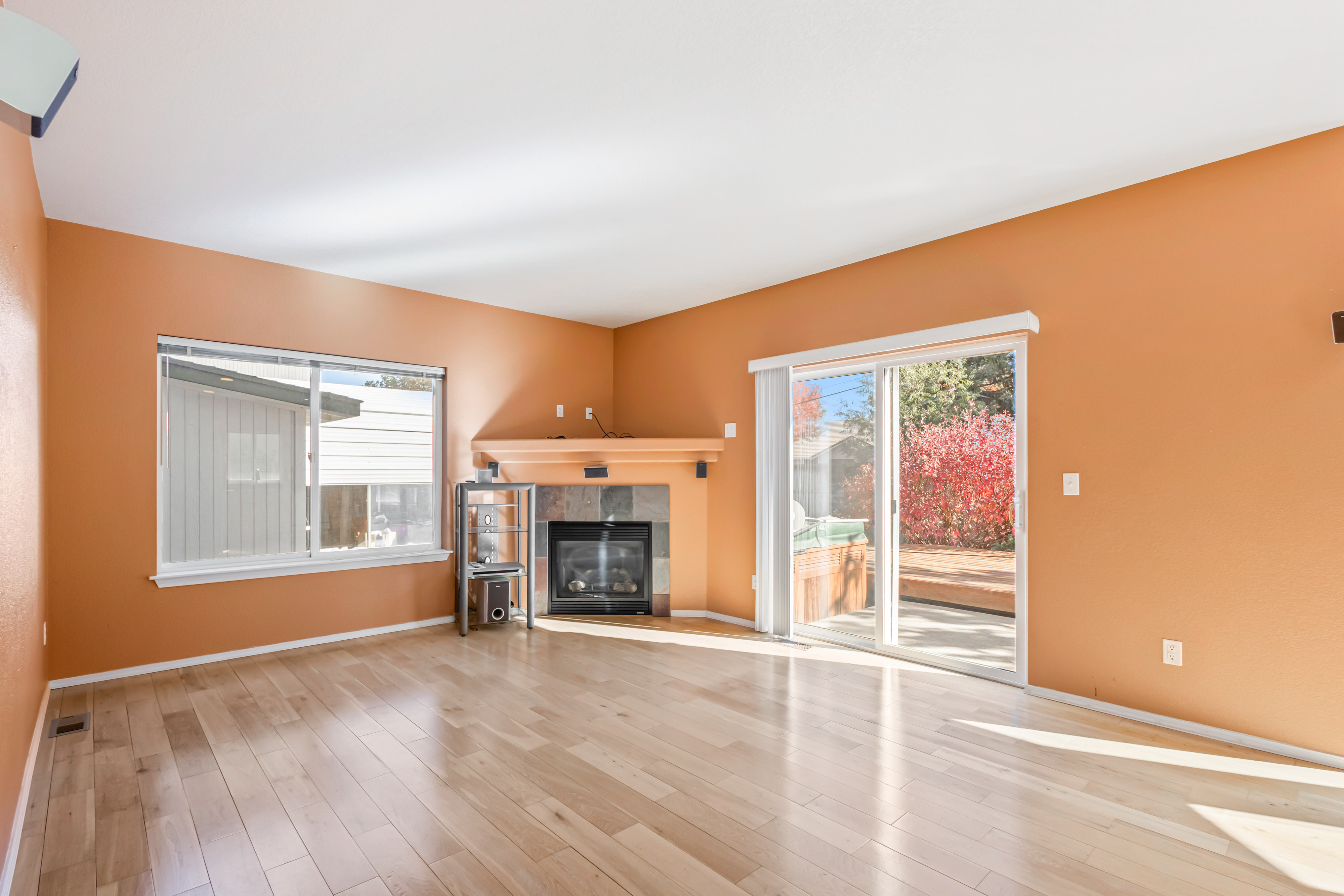 Redmond, Oregon, 97756, United States, 3 Bedrooms Bedrooms, ,3 BathroomsBathrooms,Residential,For Sale,1985077