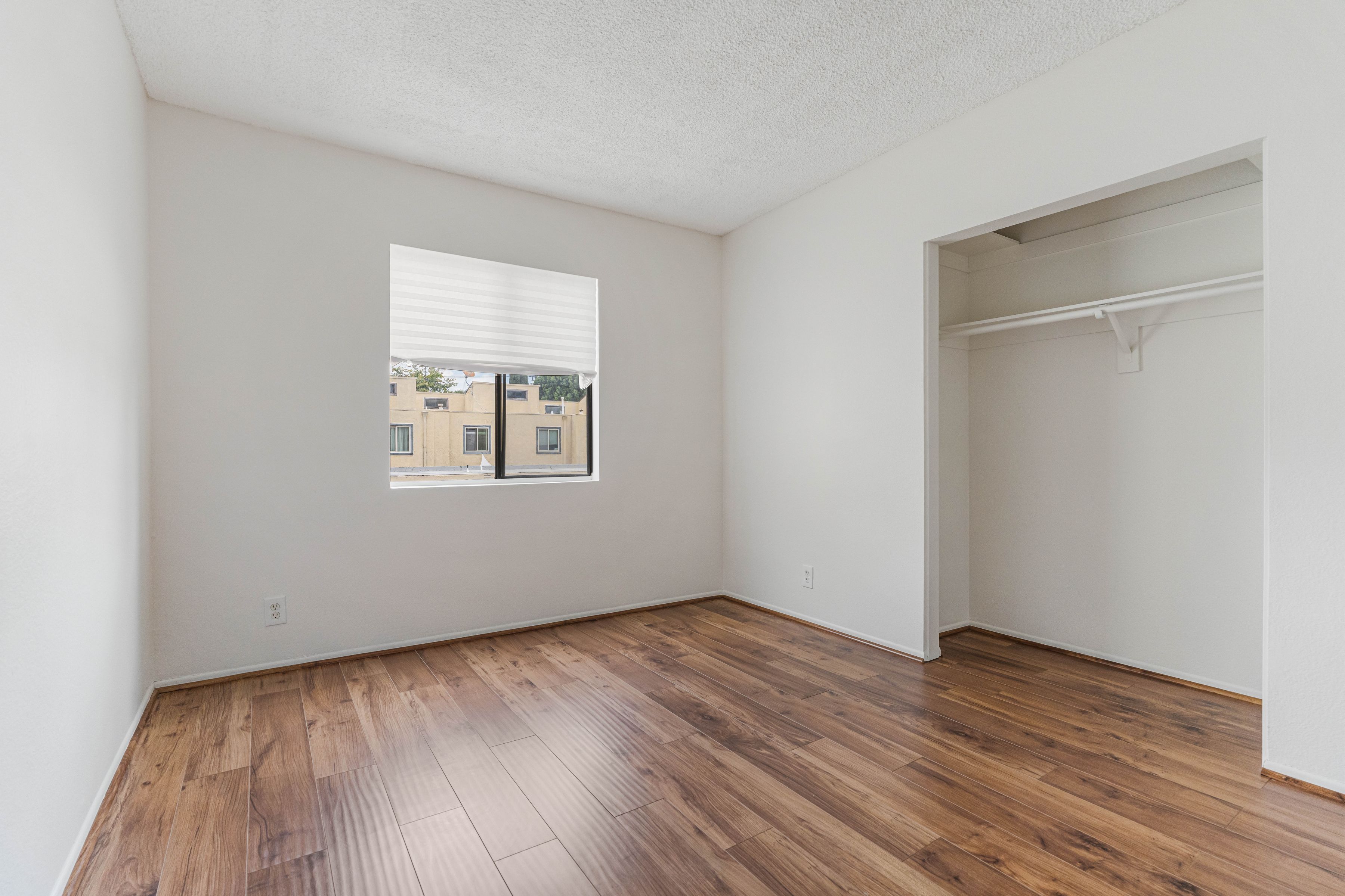  6746 Encino Avenue #2 - 物件實景