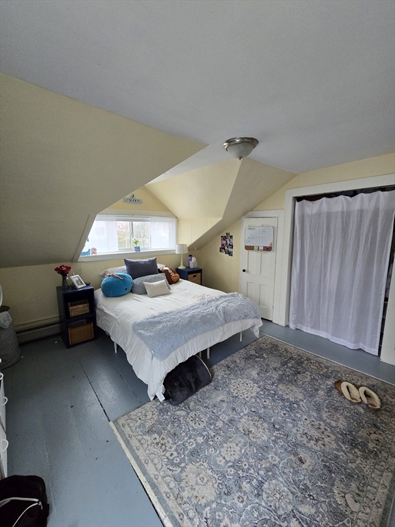 Amherst, Massachusetts, 01002, United States, 5 Bedrooms Bedrooms, ,2 BathroomsBathrooms,Residential,For Sale,1979386