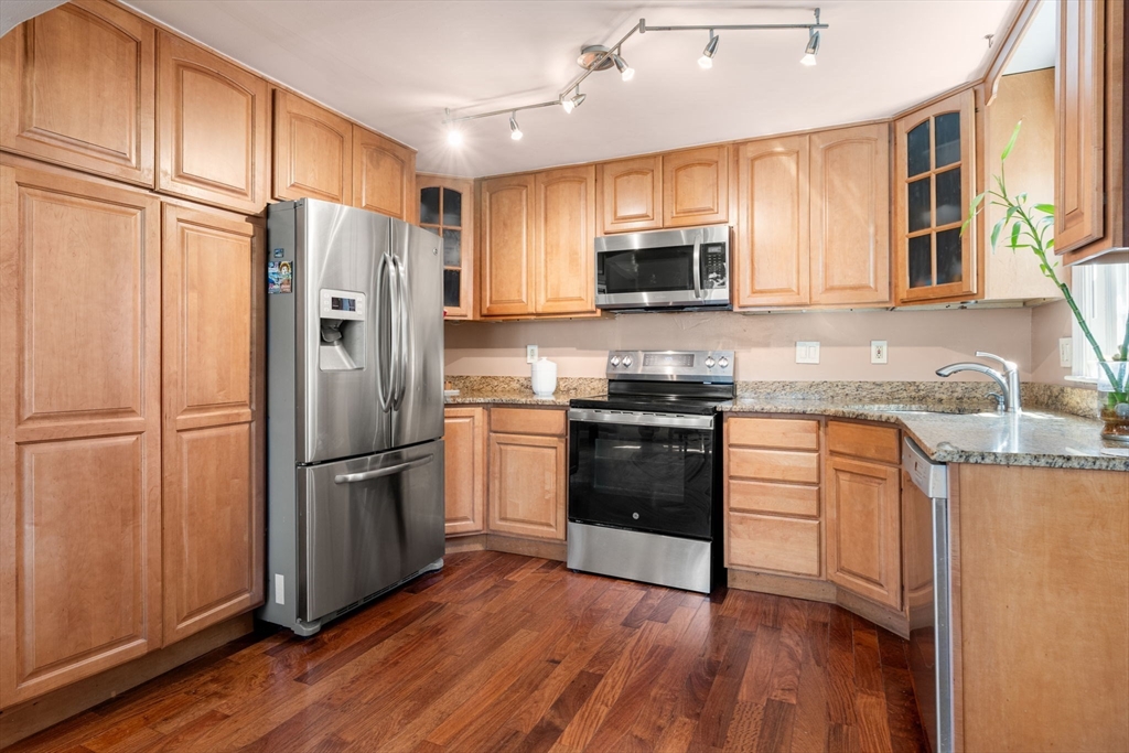 Boston, Massachusetts, 02131, United States, 3 Bedrooms Bedrooms, ,2 BathroomsBathrooms,Residential,For Sale,1939975