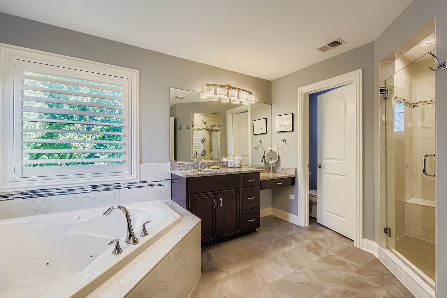 Elmhurst, Illinois, 60126, United States, 4 Bedrooms Bedrooms, ,5 BathroomsBathrooms,Residential,For Sale,1984205