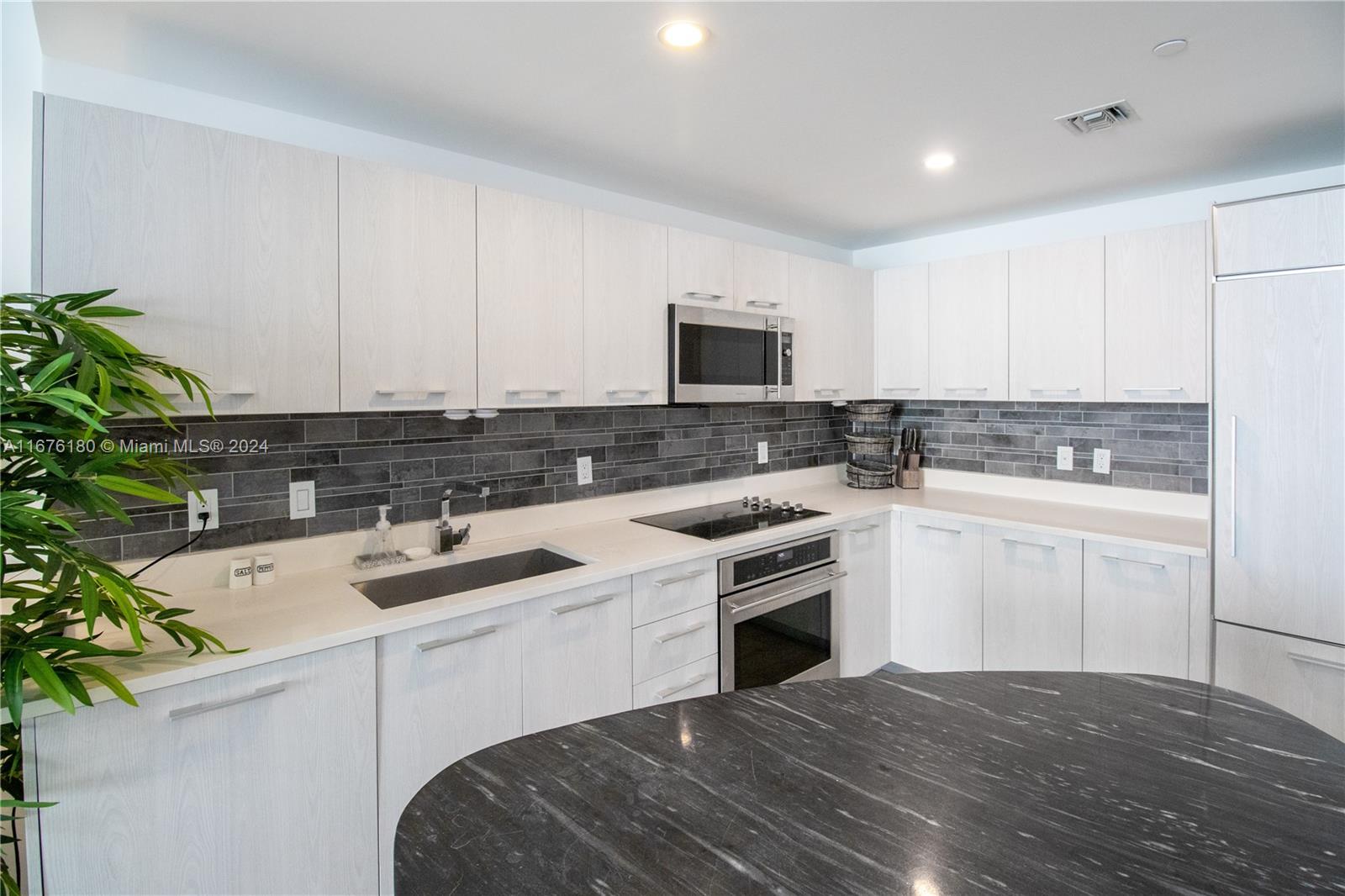 55 SW 9th St Unit 3810, Miami, Florida, 33130, United States, 1 Bedroom Bedrooms, ,2 BathroomsBathrooms,Residential,For Sale,55 SW 9th St Unit 3810,1642010