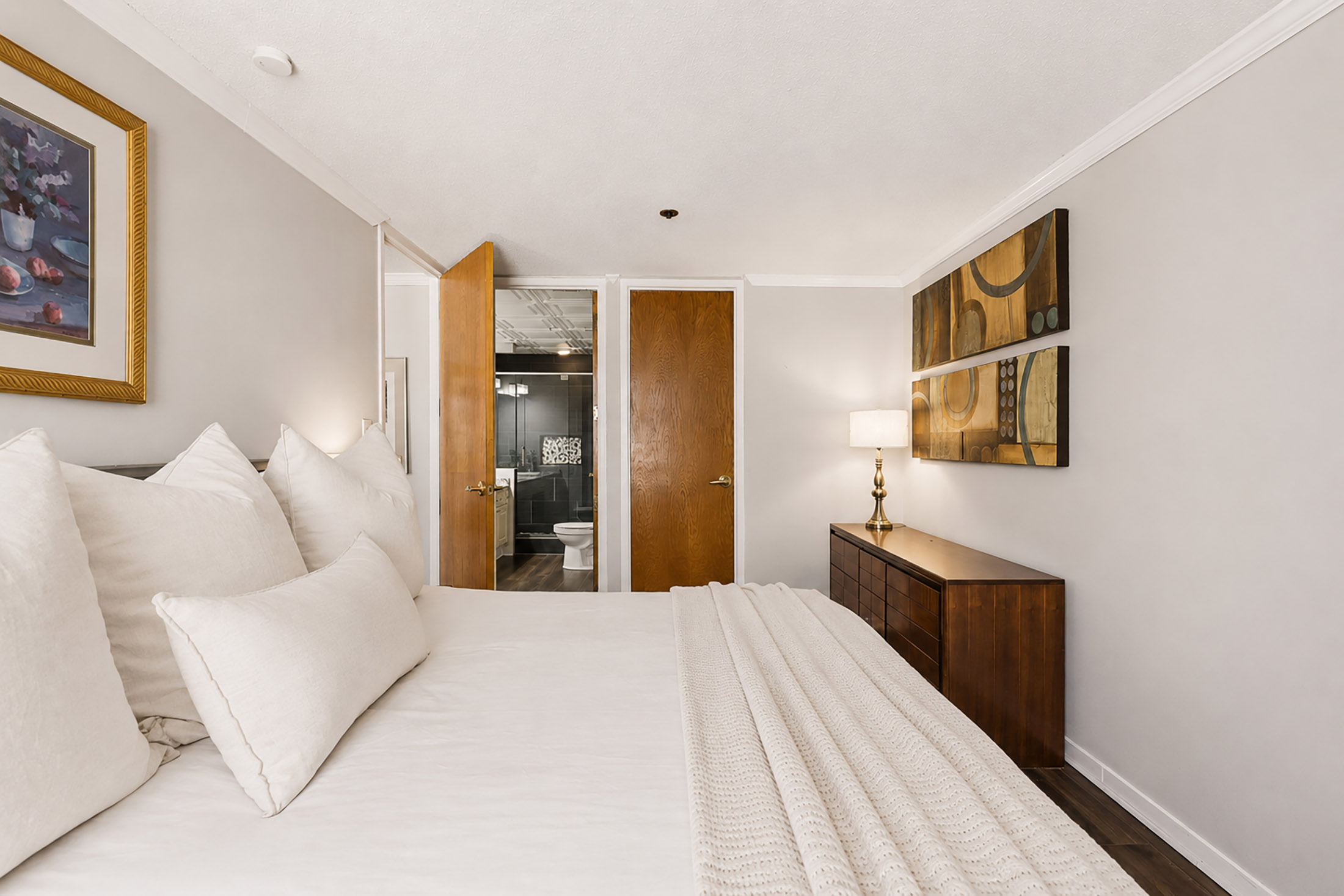  Top Floor Living, Sweeping City Views and Midtown at Your Doorstep - 物件實景