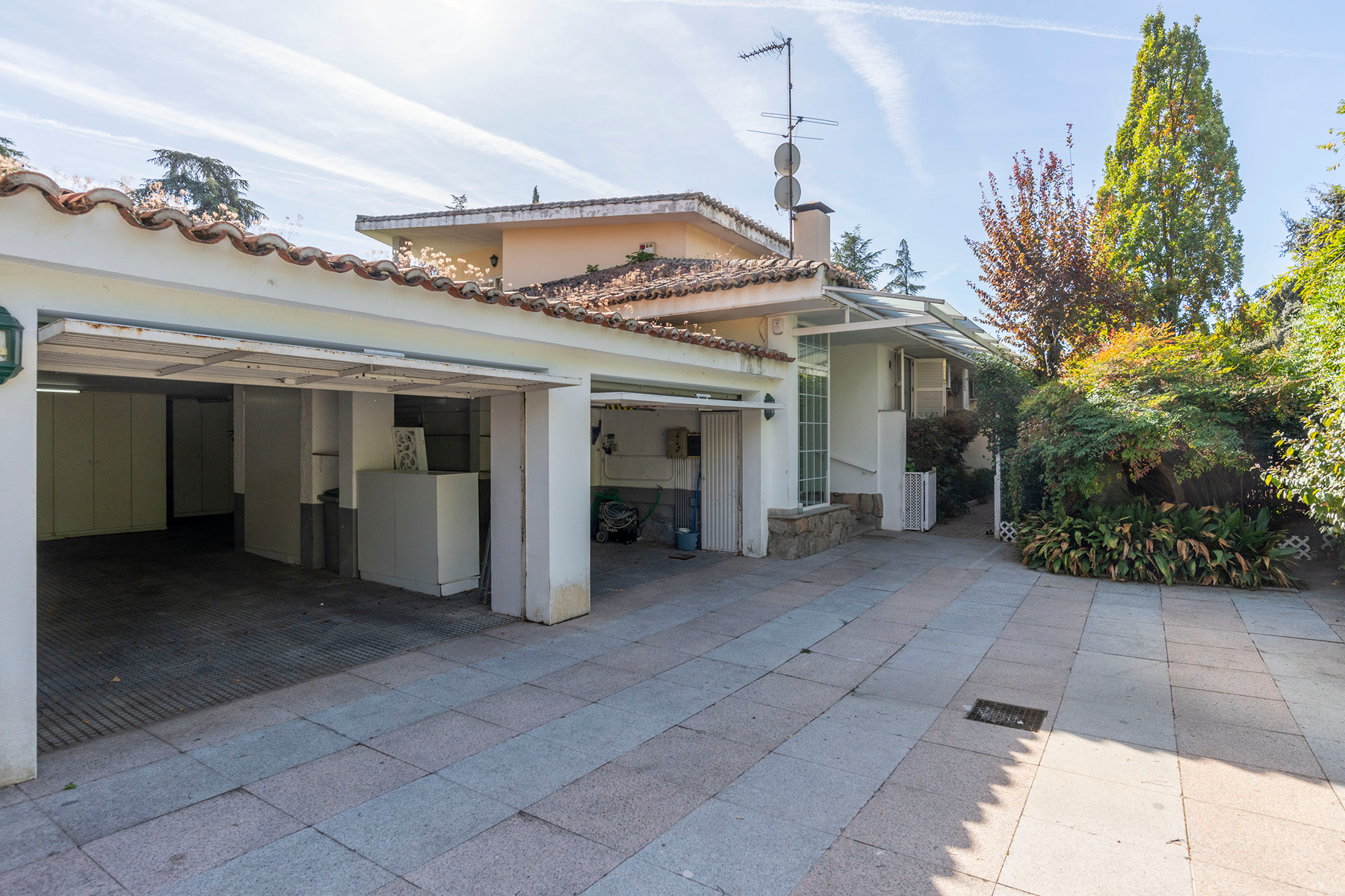  A residence with extraordinary transformation potential in La Florida - 物件實景