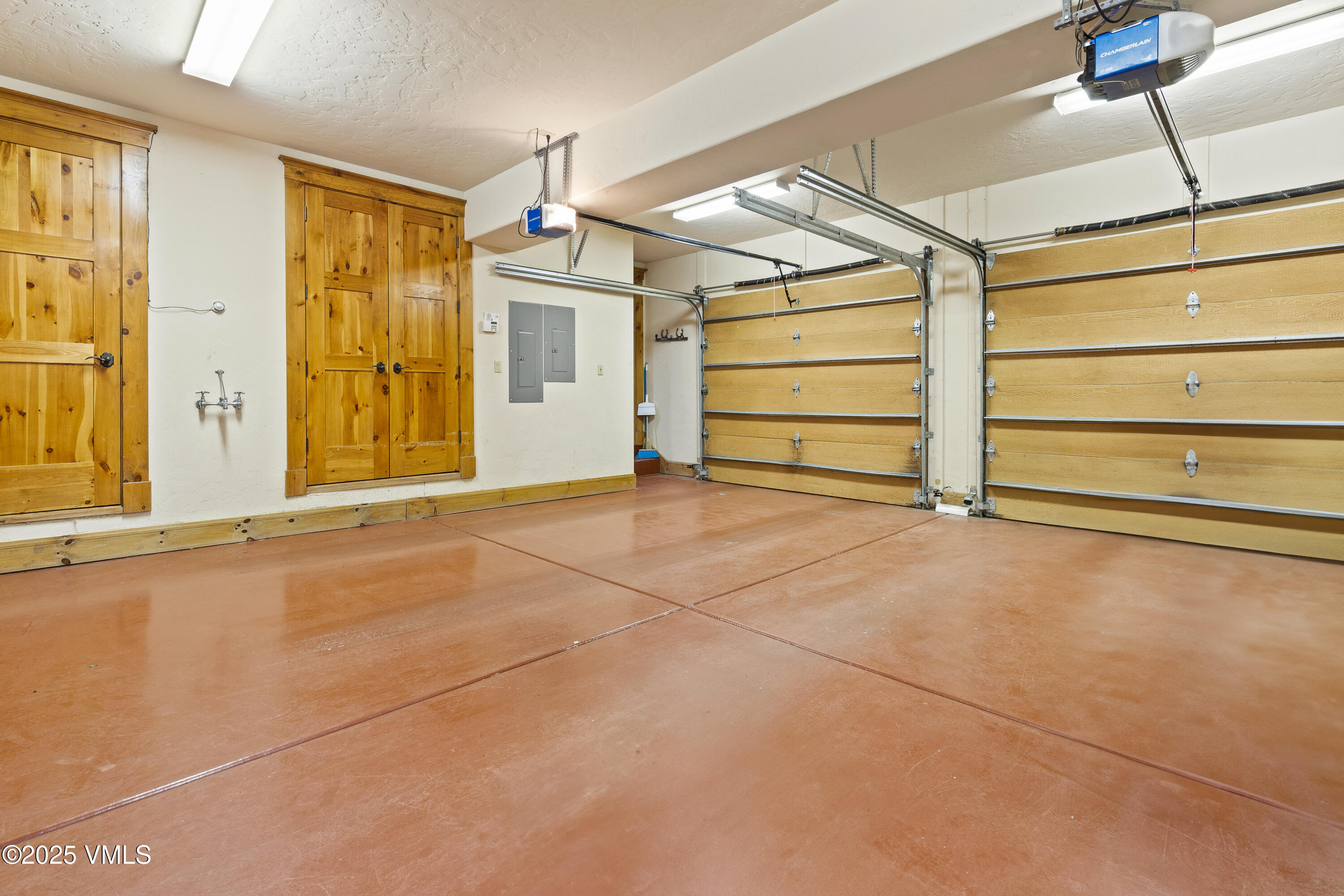Edwards, Colorado, 81632, United States, 5 Bedrooms Bedrooms, ,6 BathroomsBathrooms,Residential,For Sale,1901108