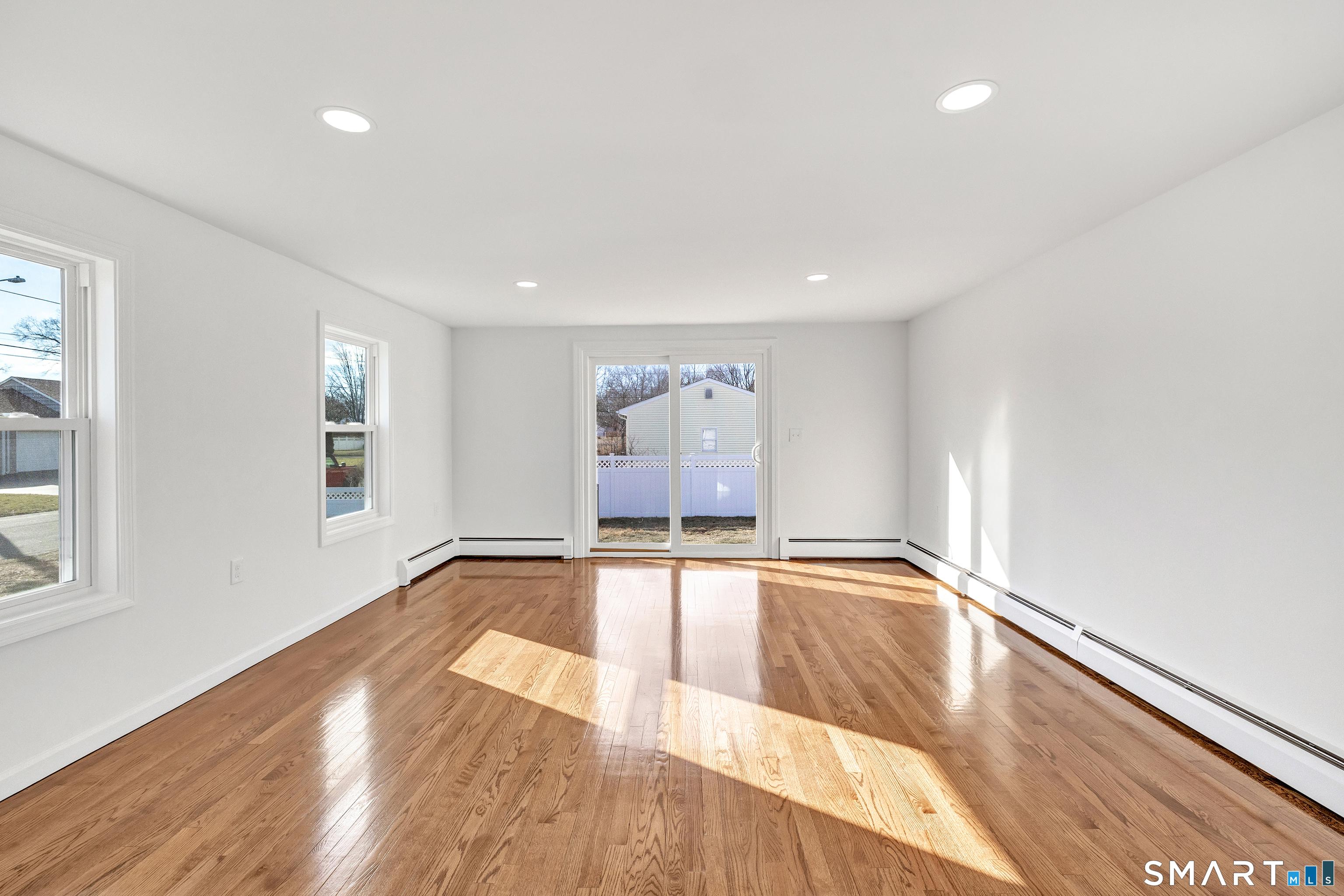 North Haven, Connecticut, 06473, United States, 3 Bedrooms Bedrooms, ,3 BathroomsBathrooms,Residential,For Sale,2011672