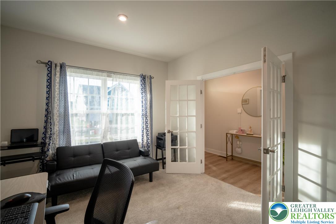 North Catasauqua Bor, Pennsylvania, 18032, United States, 4 Bedrooms Bedrooms, ,4 BathroomsBathrooms,Residential,For Sale,2001673