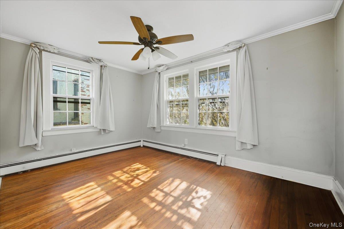 Mineola, New York, 11501, United States, 2 Bedrooms Bedrooms, ,2 BathroomsBathrooms,Residential,For Sale,1999763