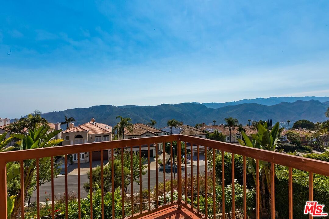 Pacific Palisades, California, 90272, United States, 4 Bedrooms Bedrooms, ,4 BathroomsBathrooms,Residential,For Sale,1911356