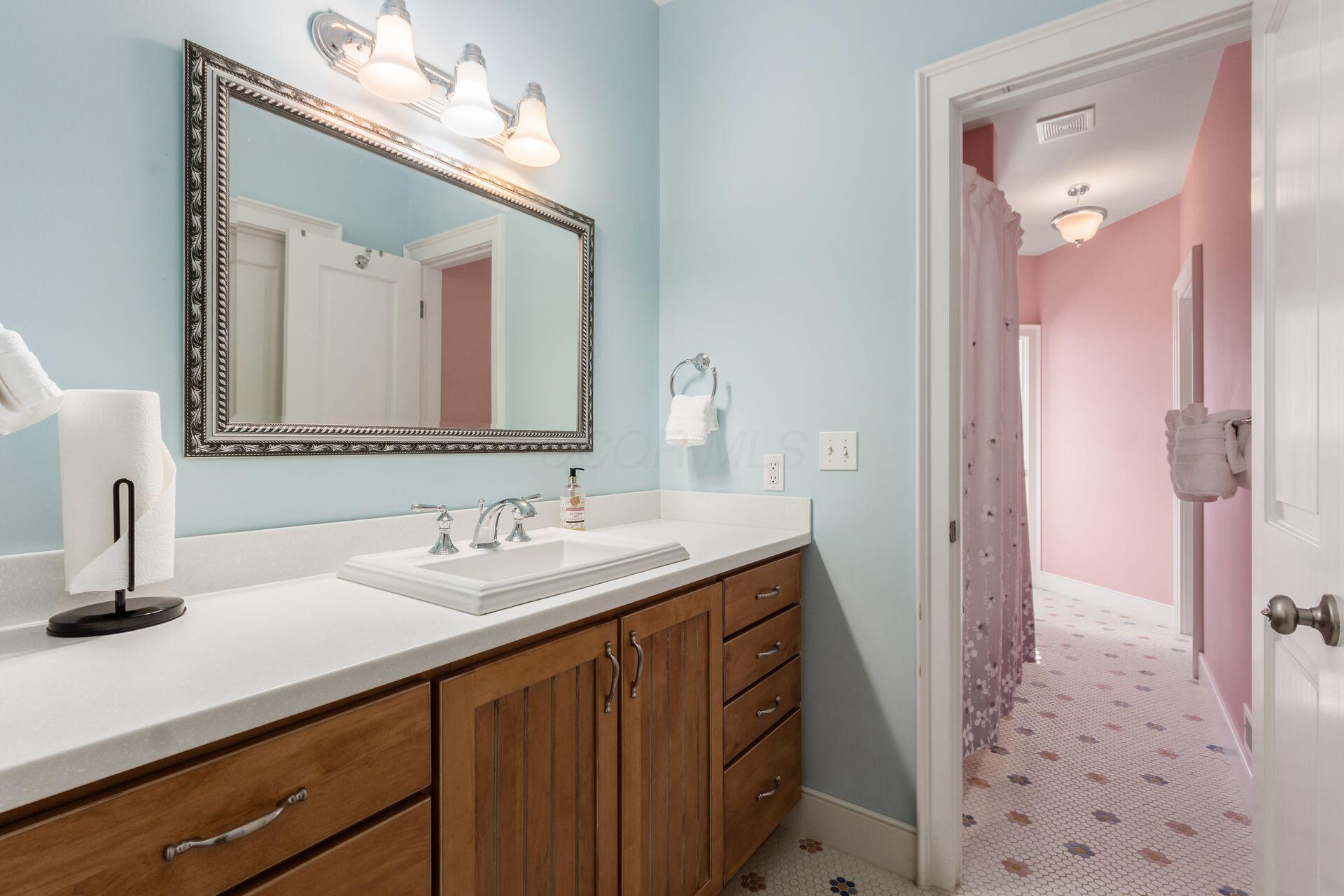 Rockbridge, Ohio, 43149, United States, 8 Bedrooms Bedrooms, ,10 BathroomsBathrooms,Residential,For Sale,1818163
