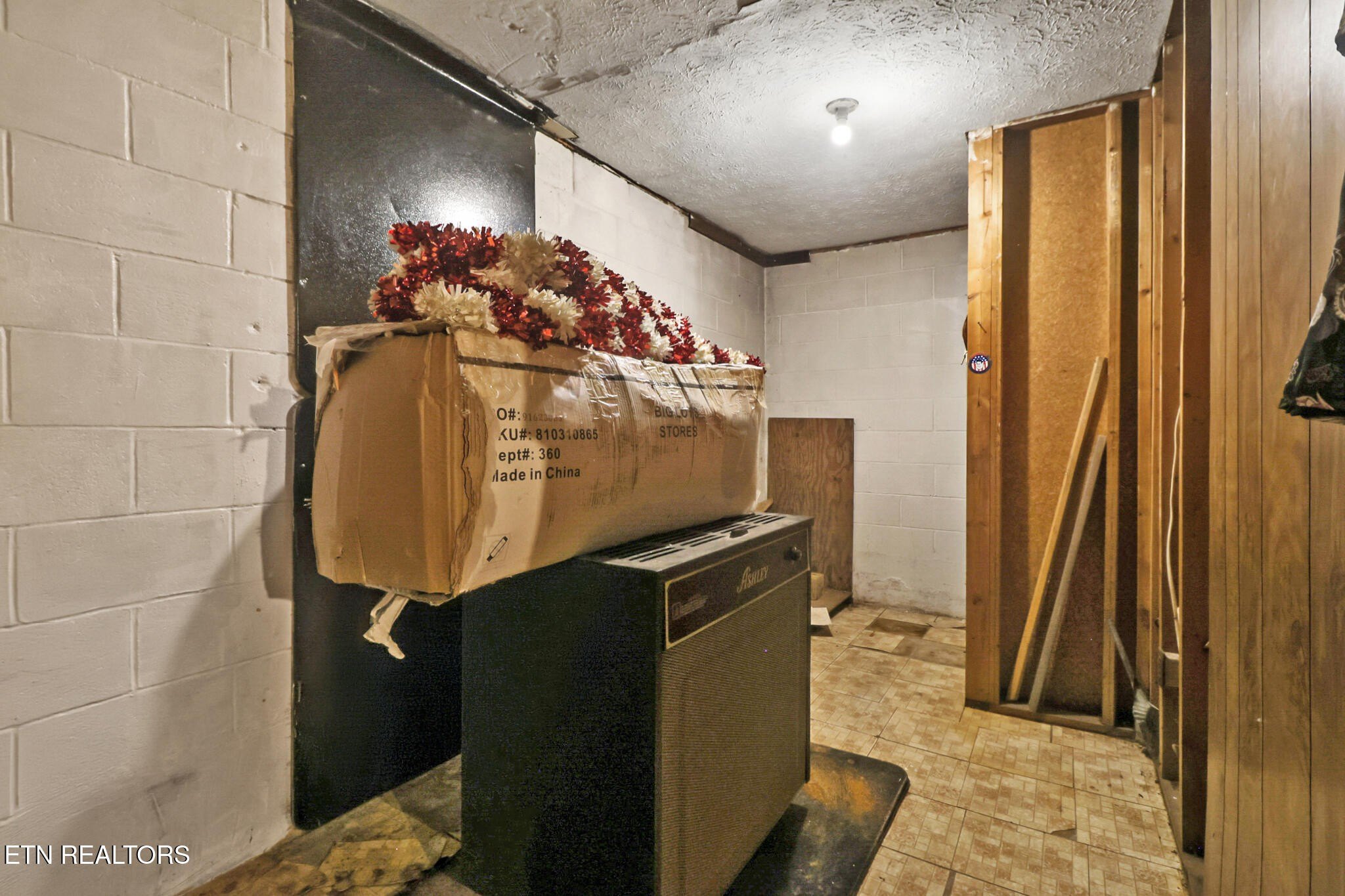 Deer Lodge, Tennessee, 37726, United States, 3 Bedrooms Bedrooms, ,2 BathroomsBathrooms,Residential,For Sale,2006458