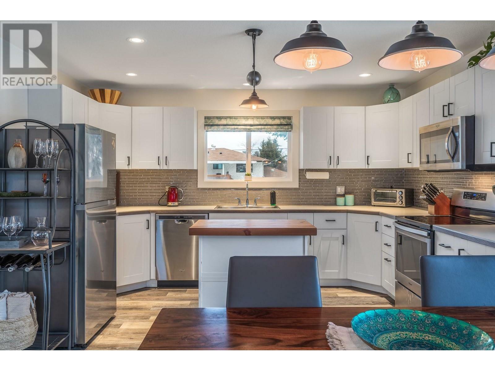 KELOWNA, British Columbia, V1X 2H2, CA, 3 Bedrooms Bedrooms, ,3 BathroomsBathrooms,Residential,For Sale,1839234