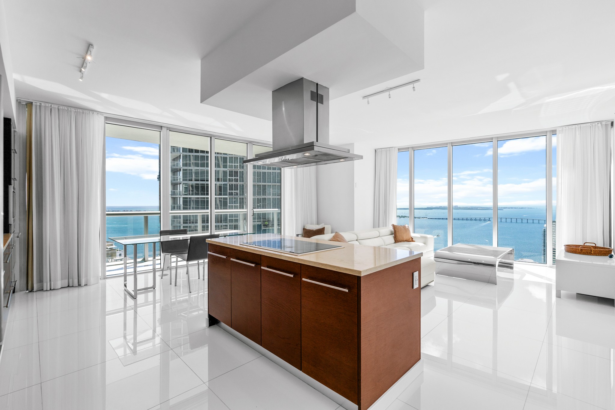  485 Brickell Ave, Miami, FL, 33131 - 物件實景