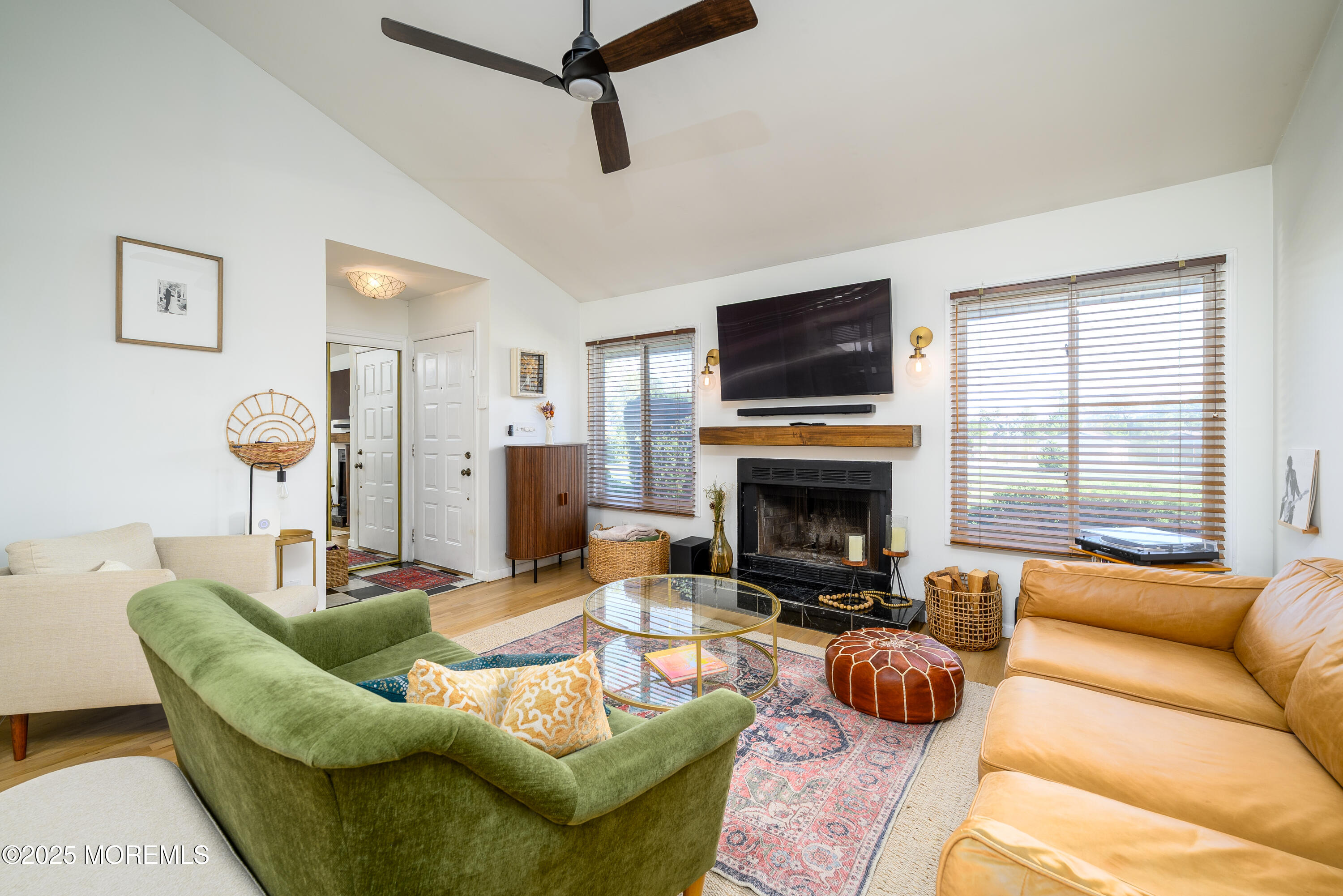 Red Bank, New Jersey, 07701, United States, 2 Bedrooms Bedrooms, ,3 BathroomsBathrooms,Residential,For Sale,1970602