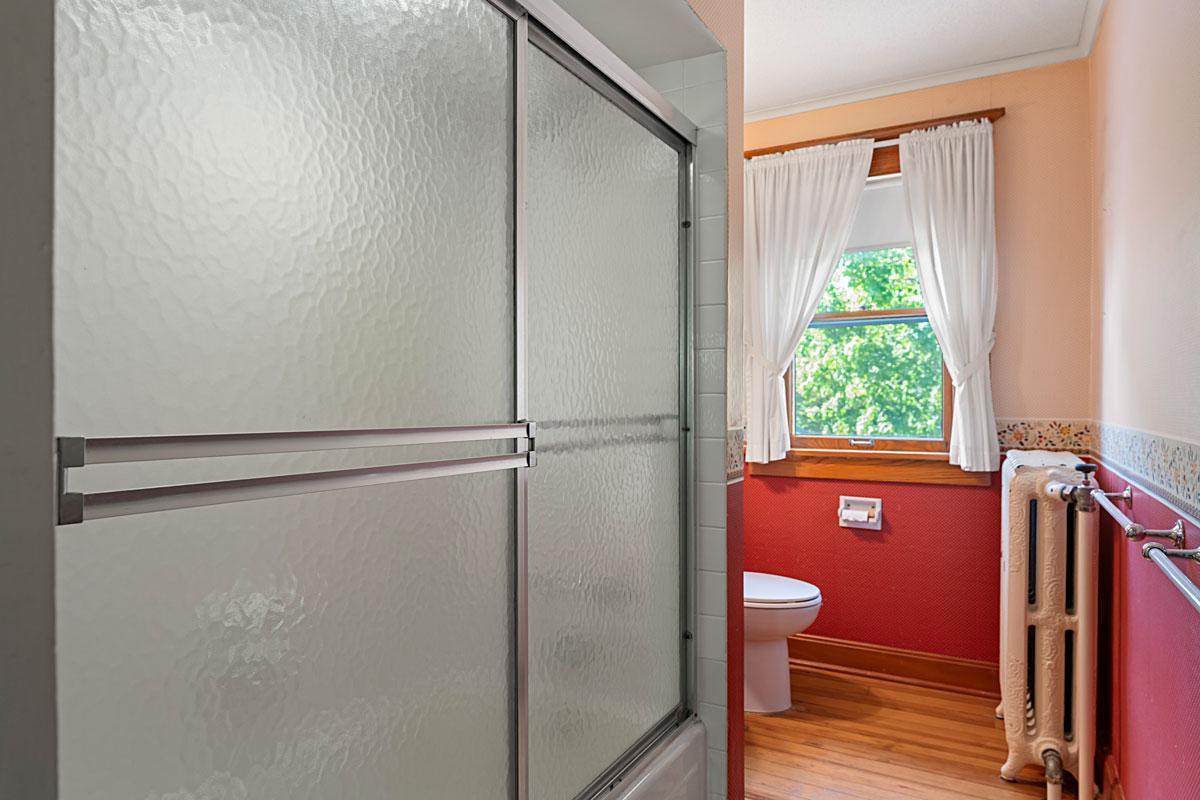 Northfield, Minnesota, 55057, United States, 5 Bedrooms Bedrooms, ,1 BathroomBathrooms,Residential,For Sale,1984283