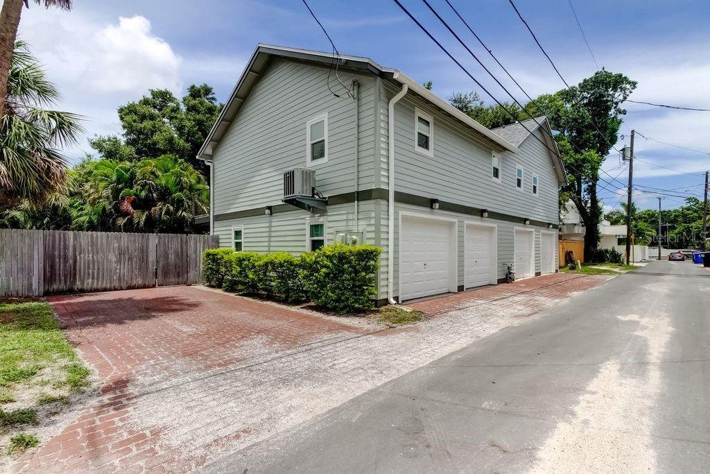 St Petersburg, Florida, 33701, United States, 3 Bedrooms Bedrooms, ,4 BathroomsBathrooms,Residential,For Sale,1895671