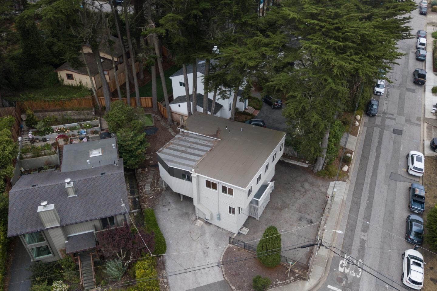 Pacifica, California, 94044, United States, 4 Bedrooms Bedrooms, ,5 BathroomsBathrooms,Residential,For Sale,1988346