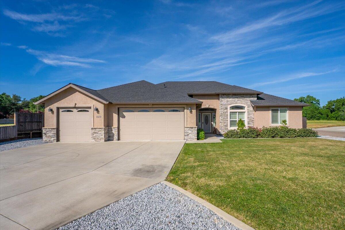 Carl Ct, Red Bluff, CA 96080