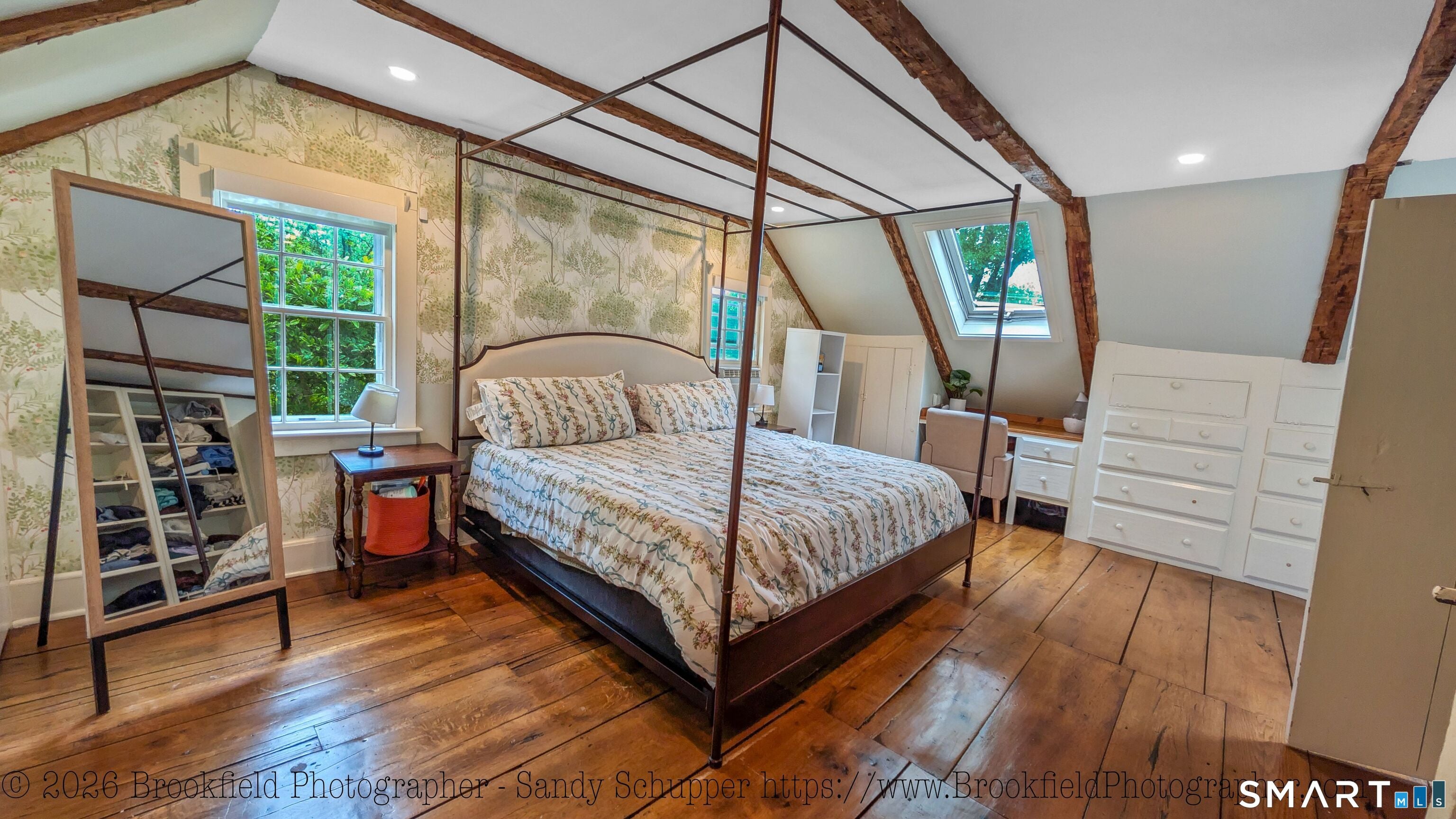 Southbury, Connecticut, 06488, United States, 3 Bedrooms Bedrooms, ,3 BathroomsBathrooms,Residential,For Sale,2048179