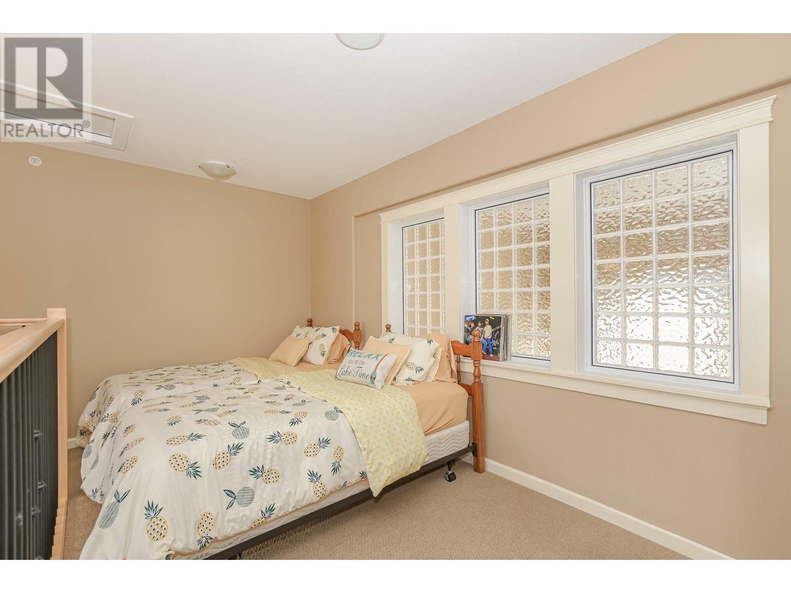 SICAMOUS, British Columbia, V0E 2V1, CA, 4 Bedrooms Bedrooms, ,2 BathroomsBathrooms,Residential,For Sale,1839055