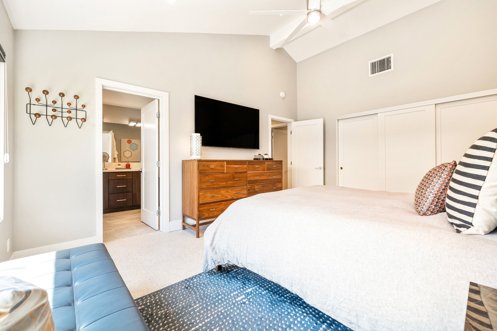  Luxury Remodel with Panoramic Views - 物件實景